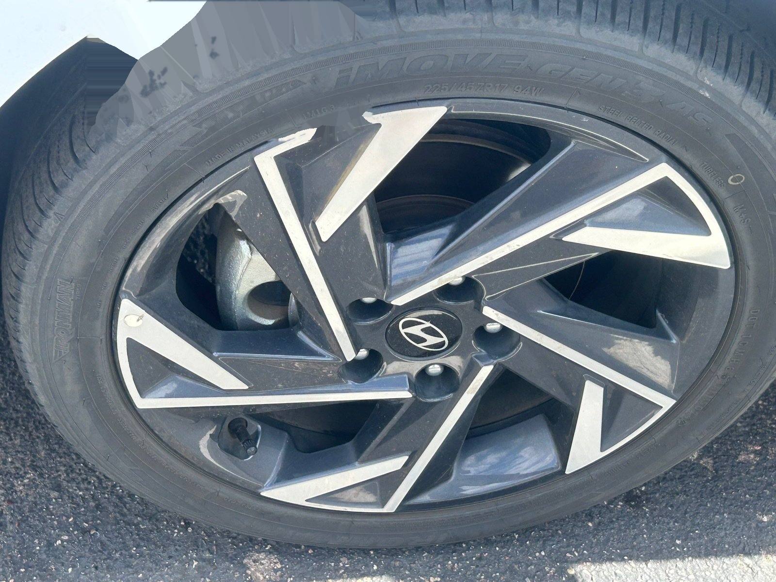 2024 Hyundai Elantra Limited — photo 6 thumbnail