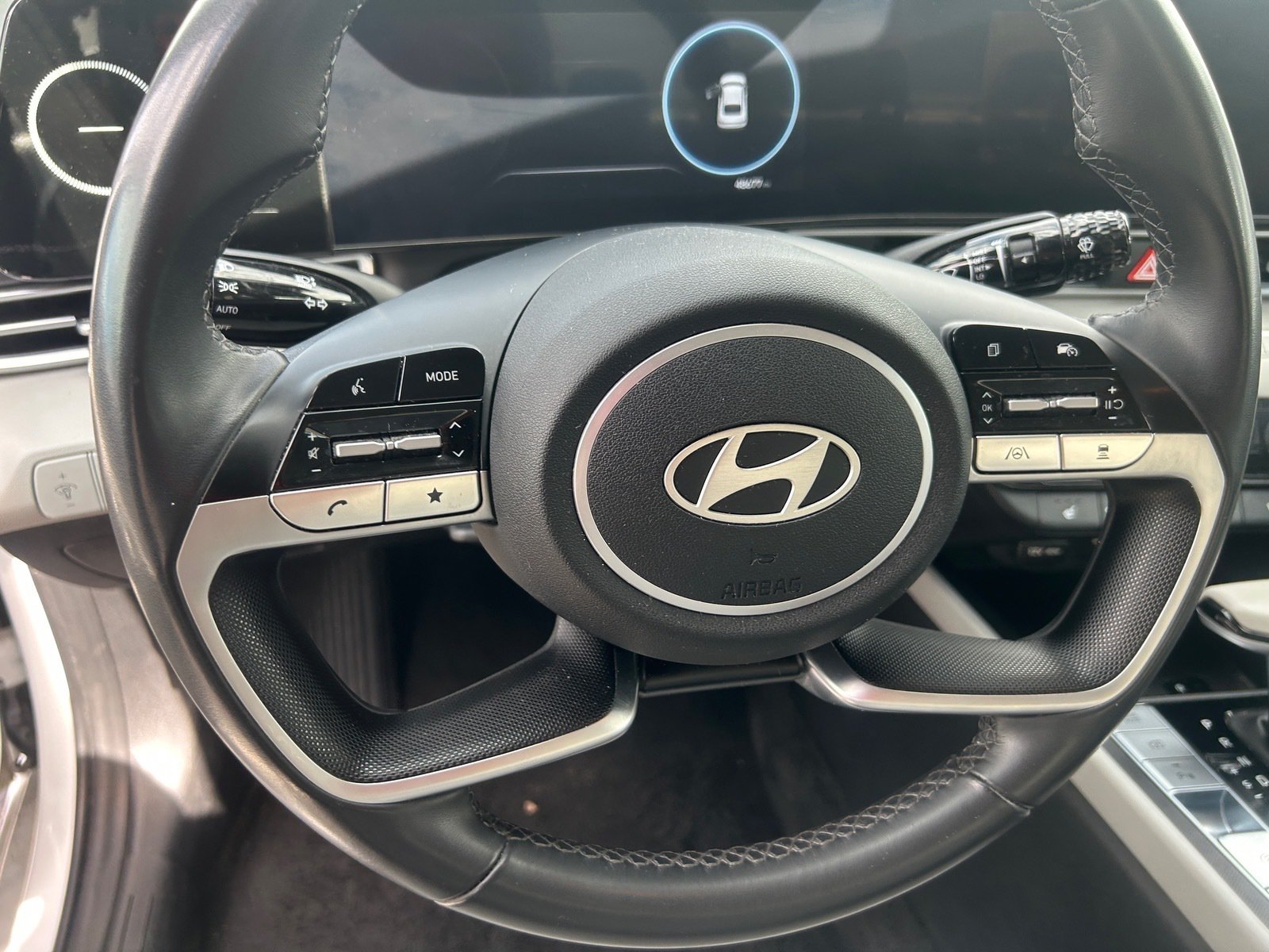 2024 Hyundai Elantra Limited — photo 9 thumbnail