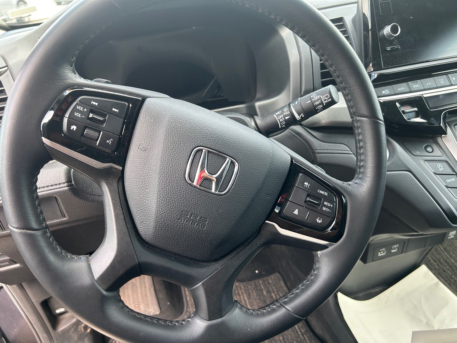 2025 Honda Odyssey EX-L — photo 11 thumbnail