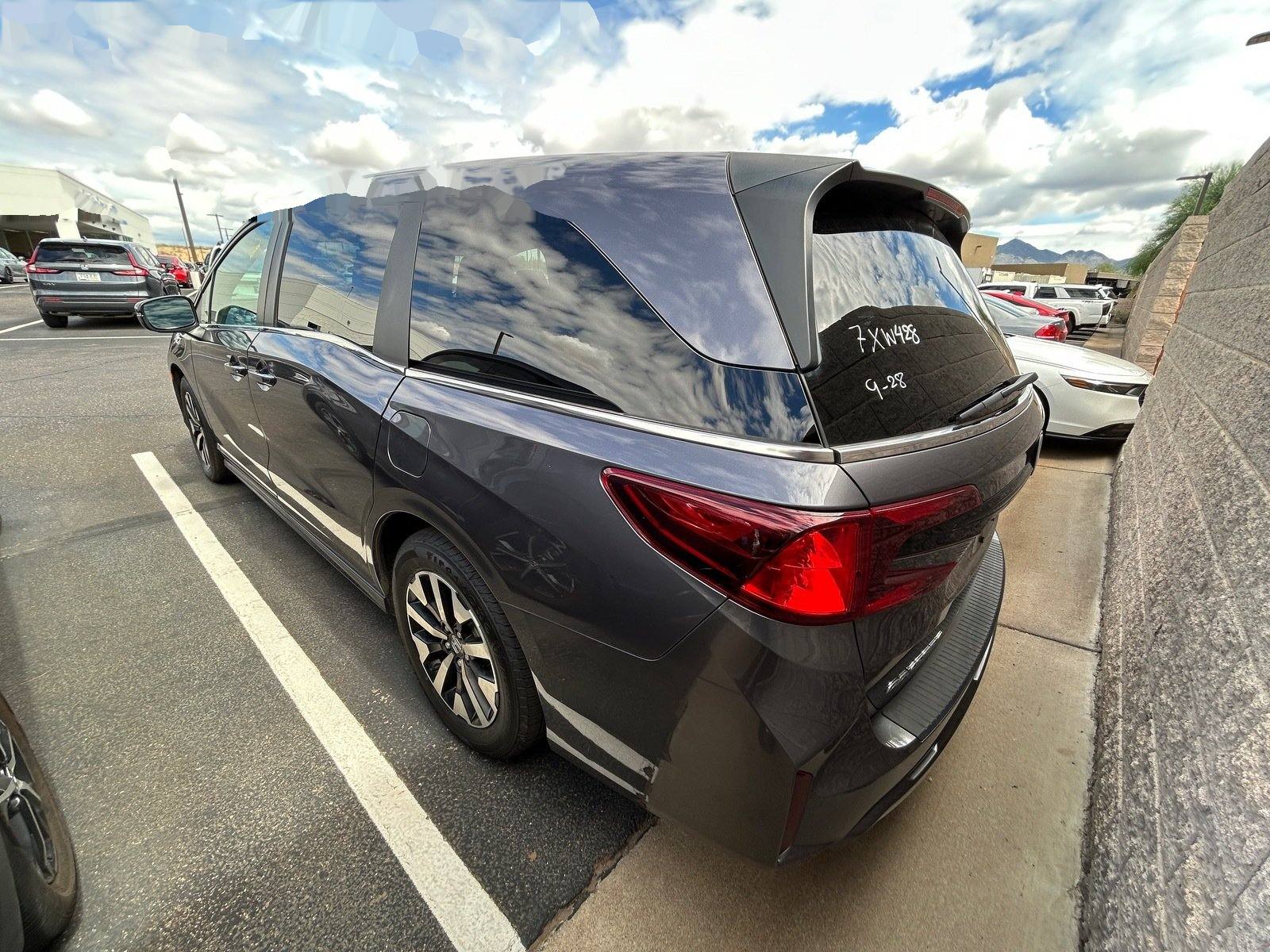 2025 Honda Odyssey EX-L — photo 2 thumbnail