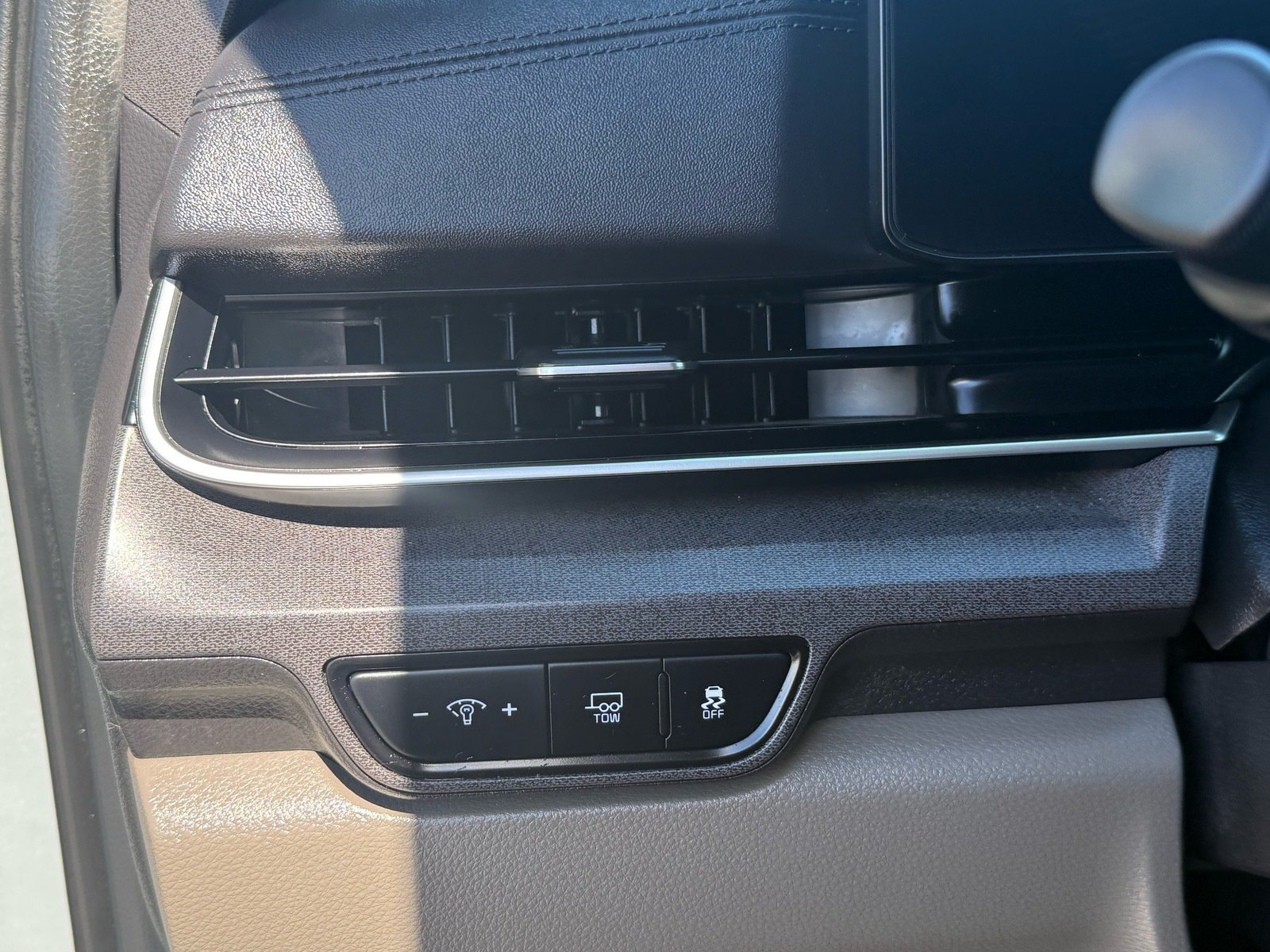 2026 Kia Carnival Hybrid EX — photo 13 thumbnail