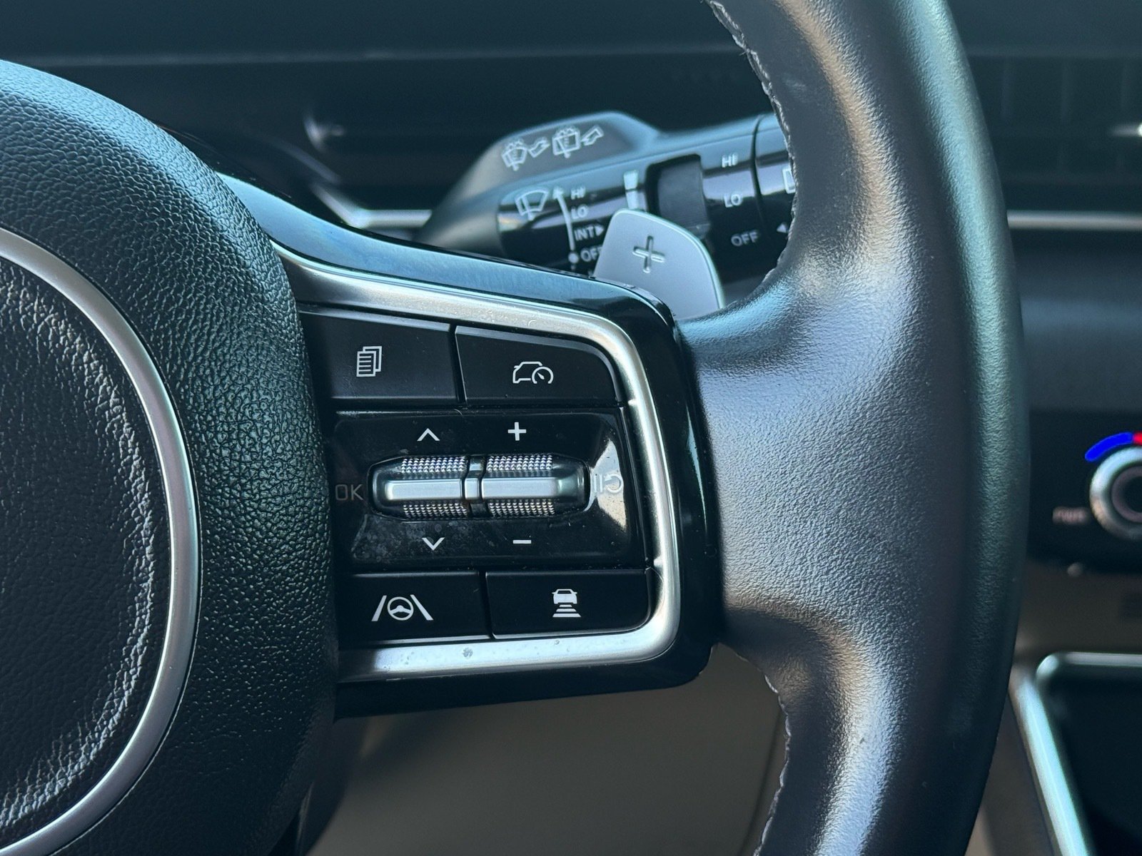 2026 Kia Carnival Hybrid EX — photo 16 thumbnail