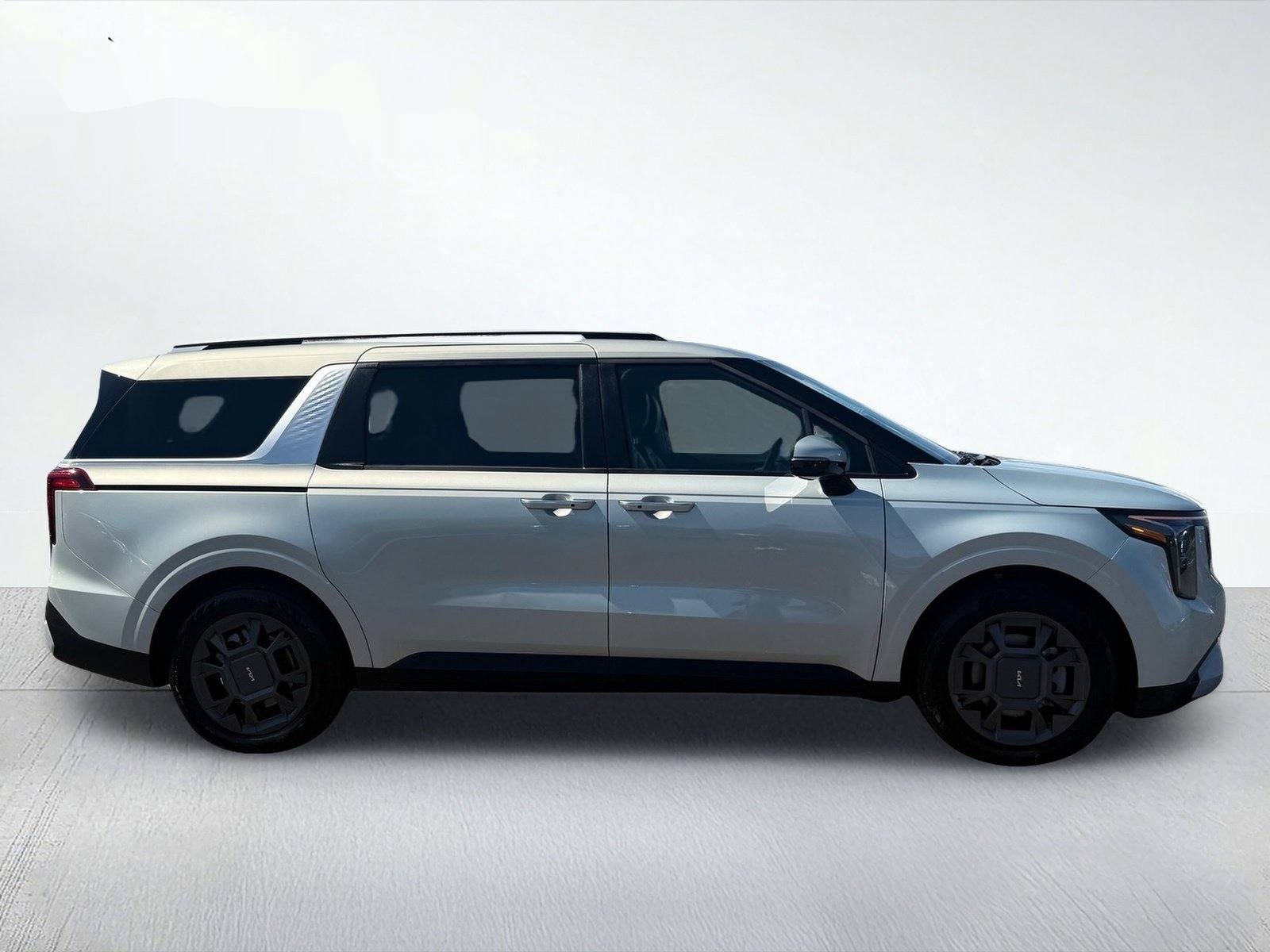 2026 Kia Carnival Hybrid EX — photo 7 thumbnail