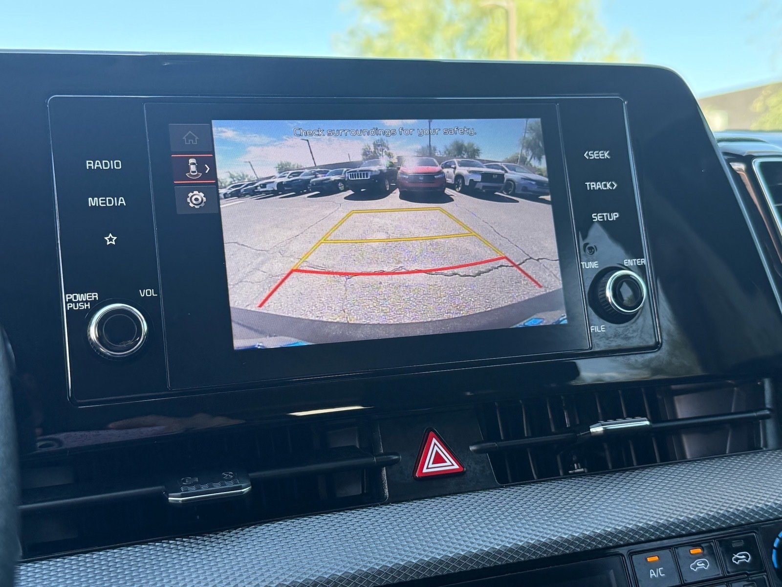 2025 Kia Sportage Hybrid LX — photo 20 thumbnail