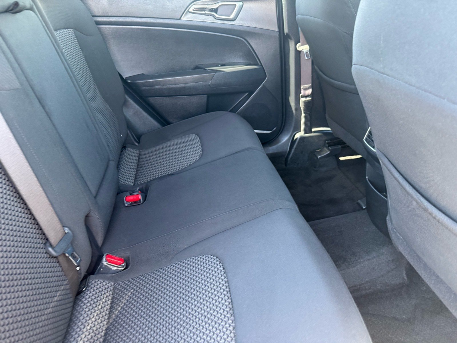 2025 Kia Sportage Hybrid LX — photo 26 thumbnail