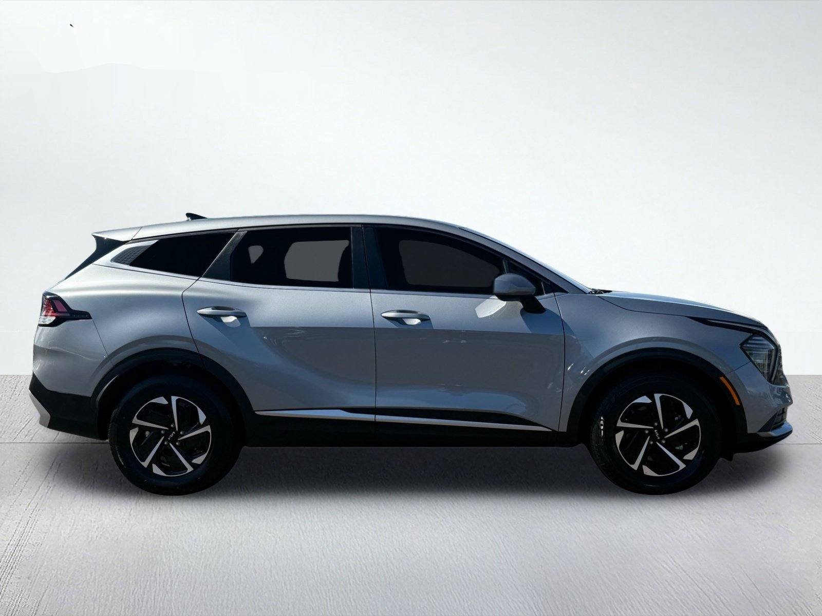 2025 Kia Sportage Hybrid LX — photo 7 thumbnail