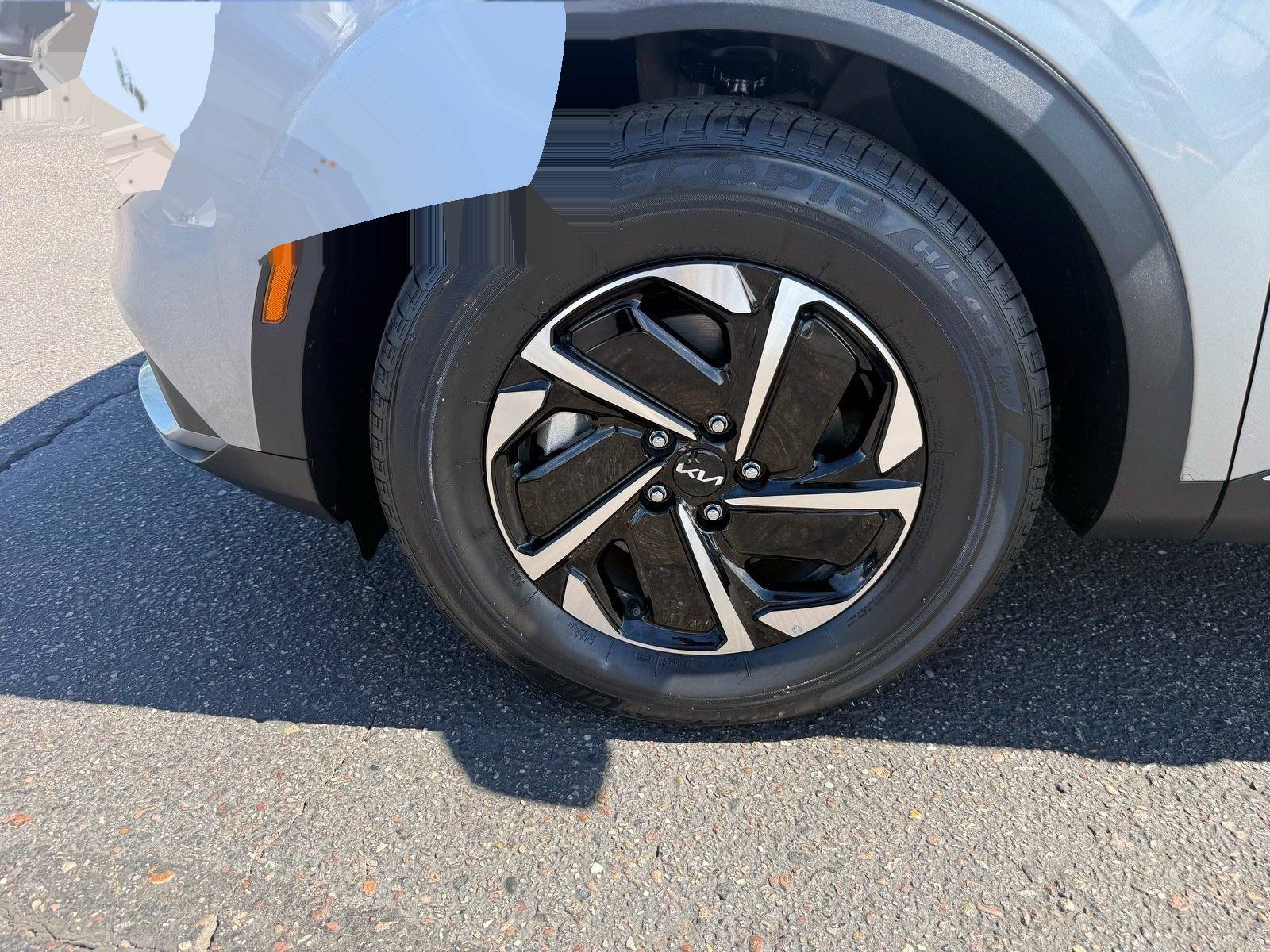2025 Kia Sportage Hybrid LX — photo 9 thumbnail