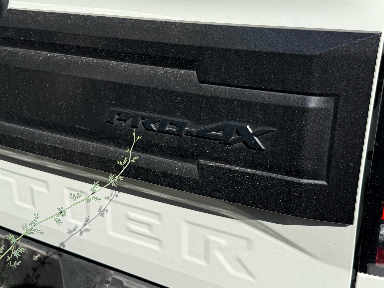2026 Nissan Frontier PRO-4X — photo 9 thumbnail