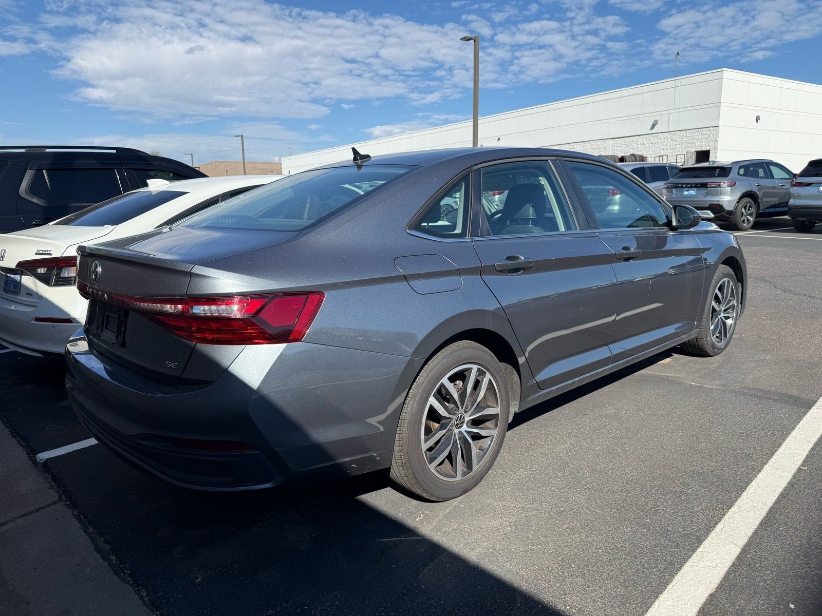 2025 Volkswagen Jetta 1.5T SE — photo 3 thumbnail