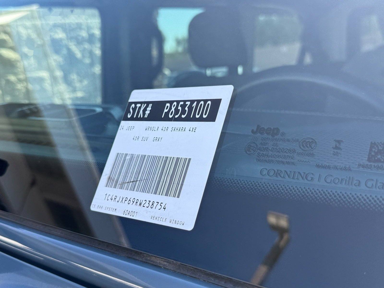 2024 Jeep Wrangler Sahara 4xe — photo 12 thumbnail