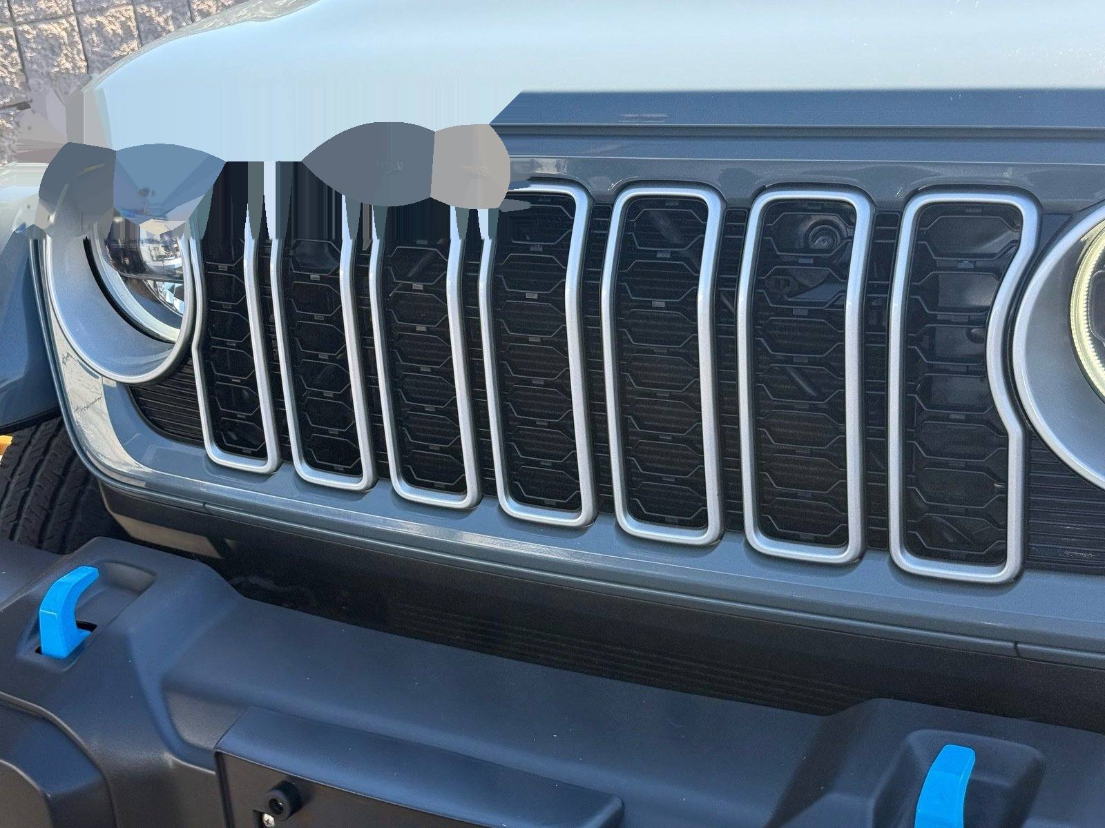 2024 Jeep Wrangler Sahara 4xe — photo 7 thumbnail