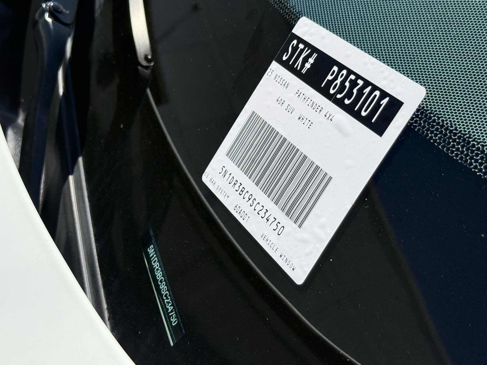 2025 Nissan Pathfinder SV — photo 12 thumbnail