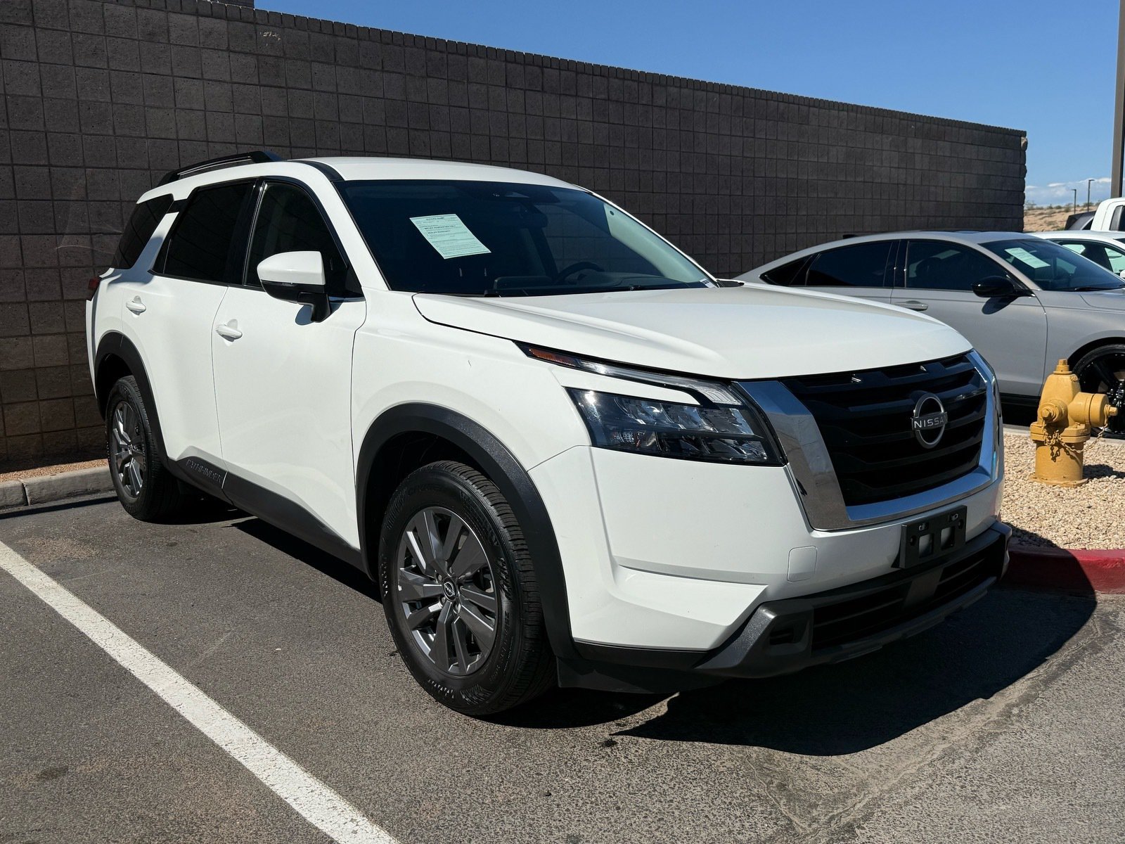 2025 Nissan Pathfinder SV — photo 4 thumbnail