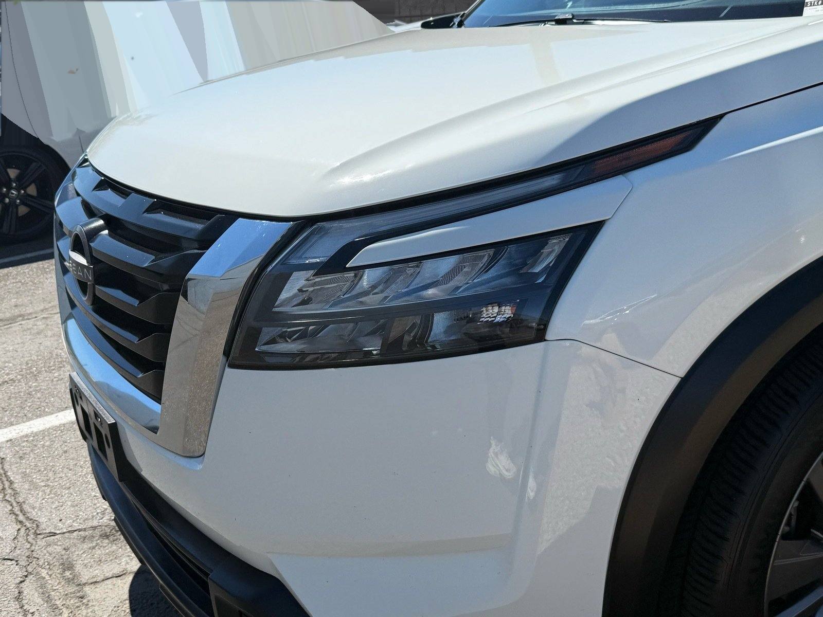 2025 Nissan Pathfinder SV — photo 7 thumbnail