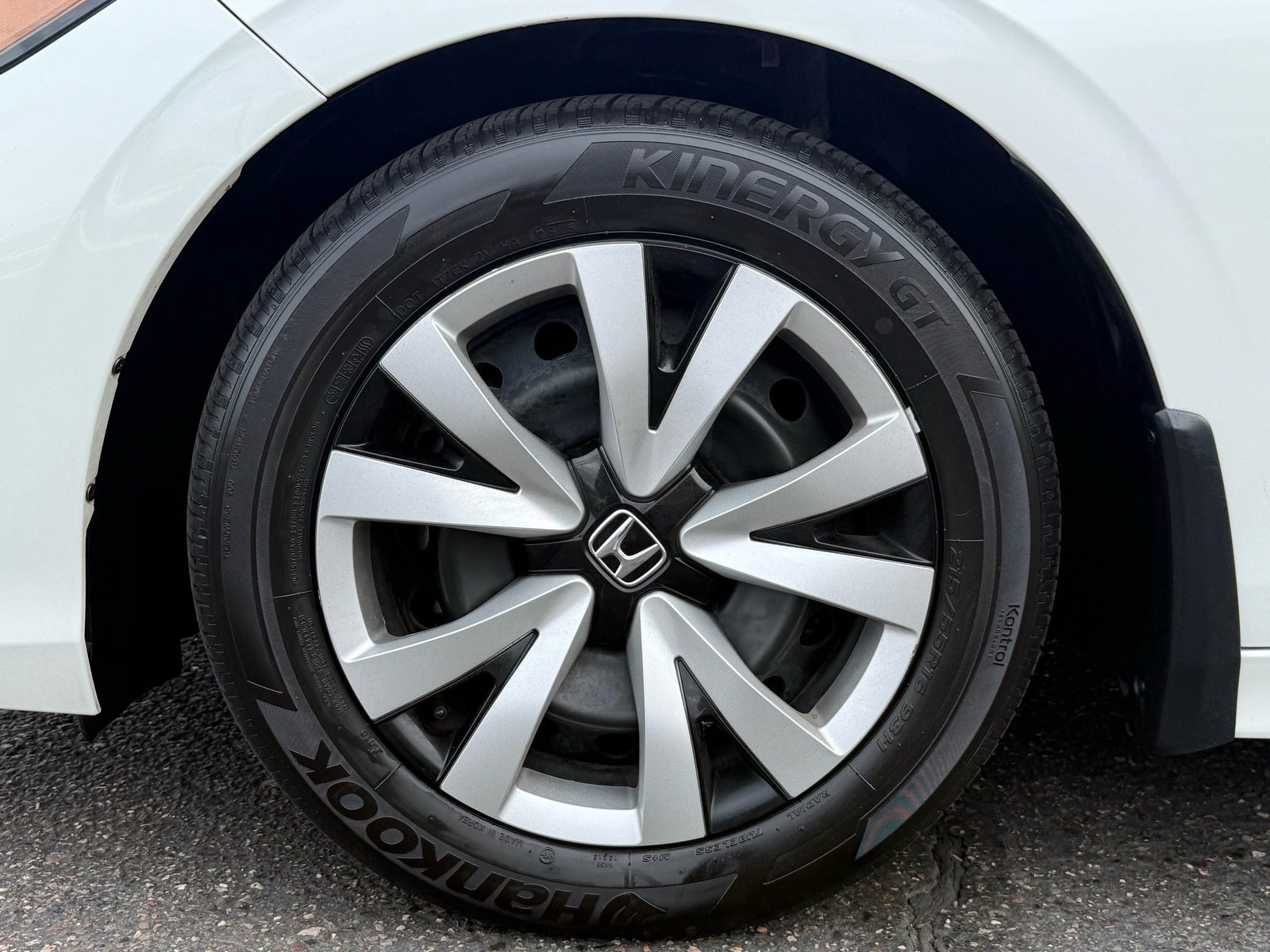 2026 Honda Civic LX — photo 9 thumbnail