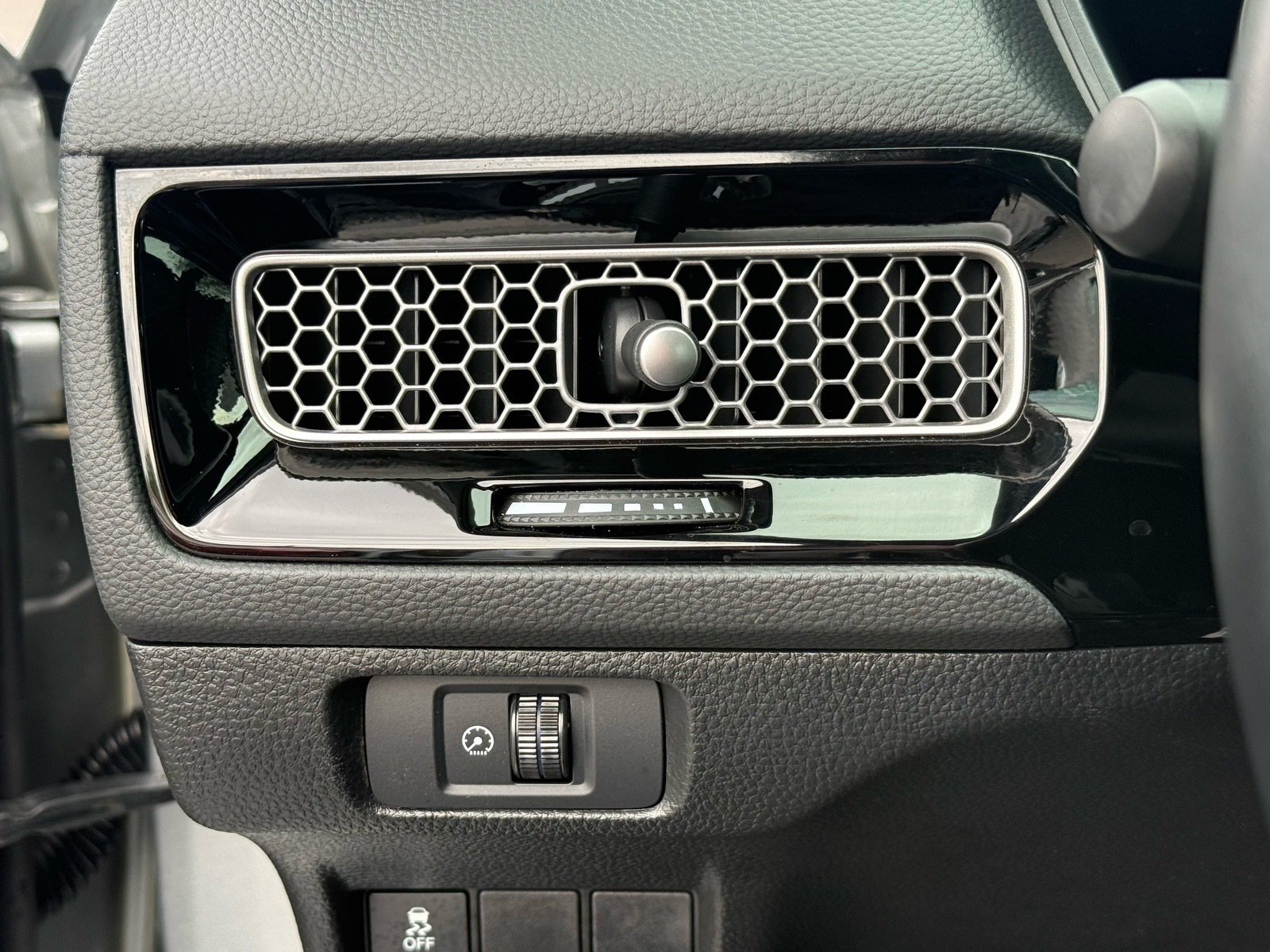 2026 Honda Civic Sport — photo 13 thumbnail