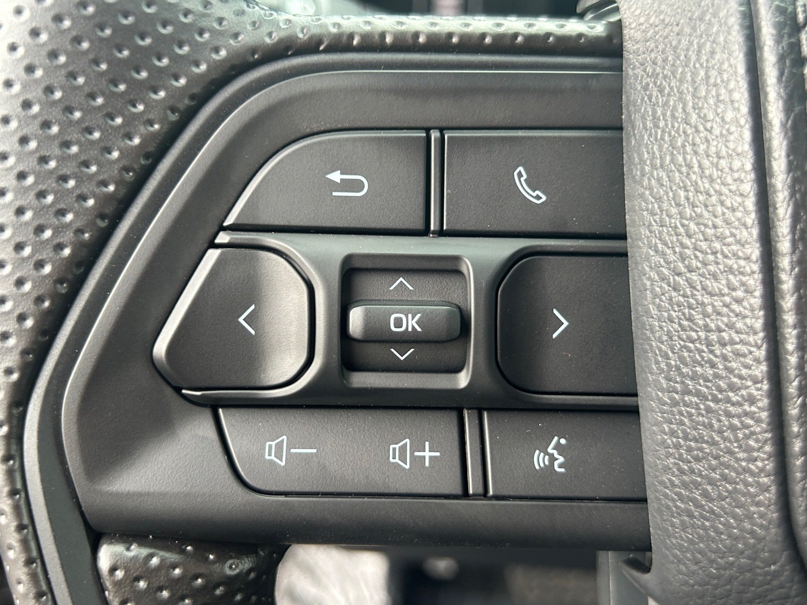 2026 Toyota Tacoma SR5 — photo 30 thumbnail