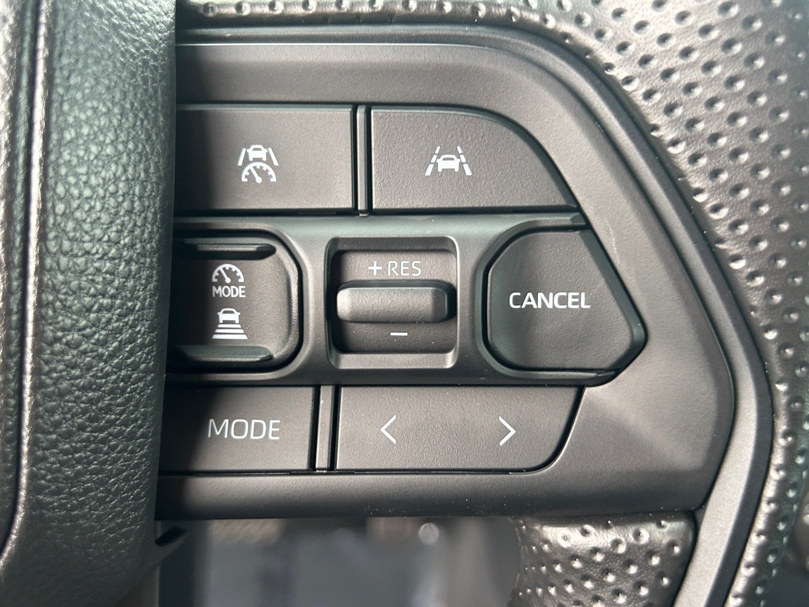 2026 Toyota Tacoma SR5 — photo 31 thumbnail