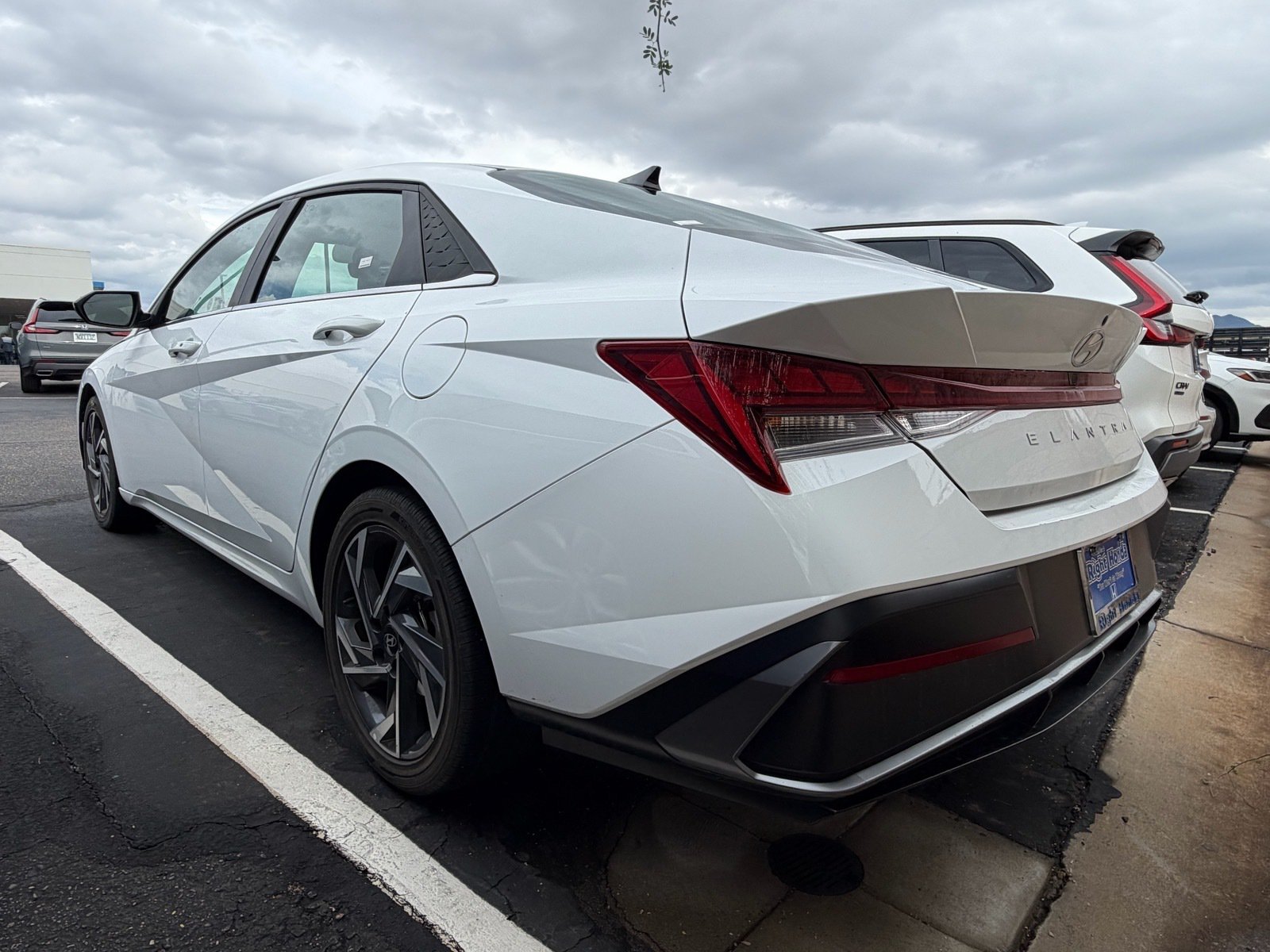 2025 Hyundai Elantra SEL Convenience — photo 2 thumbnail