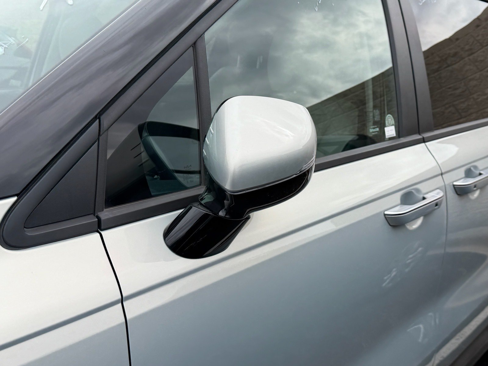 2026 Kia Carnival Hybrid EX — photo 6 thumbnail