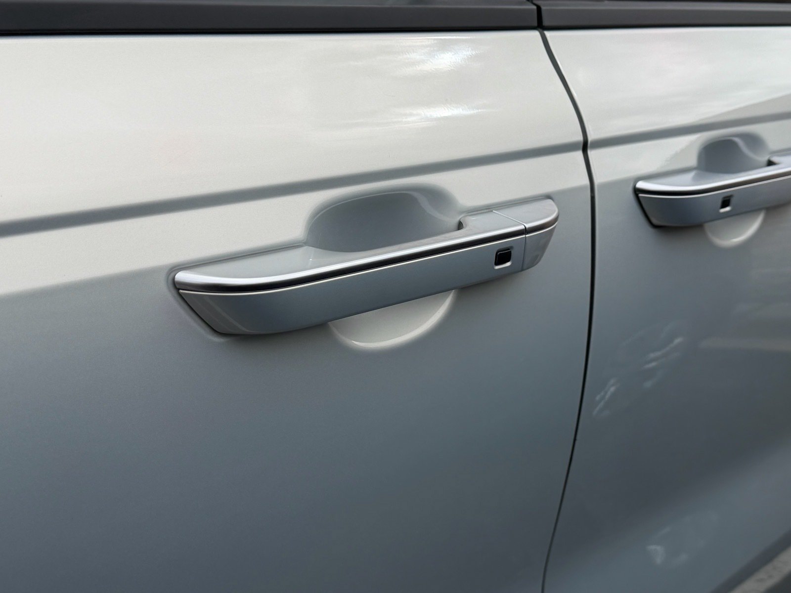 2026 Kia Carnival Hybrid EX — photo 9 thumbnail