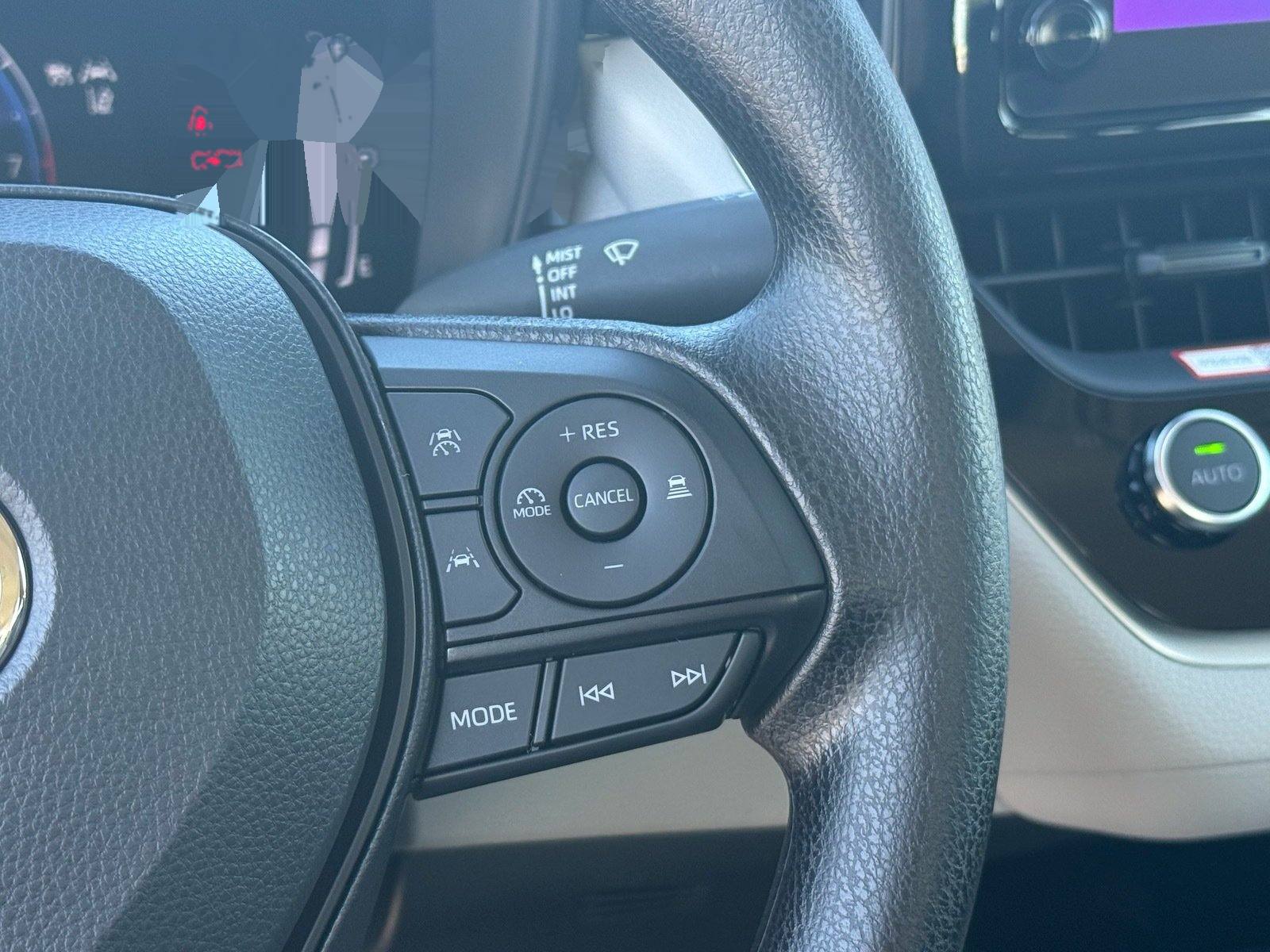 2027 Toyota Corolla LE — photo 16 thumbnail