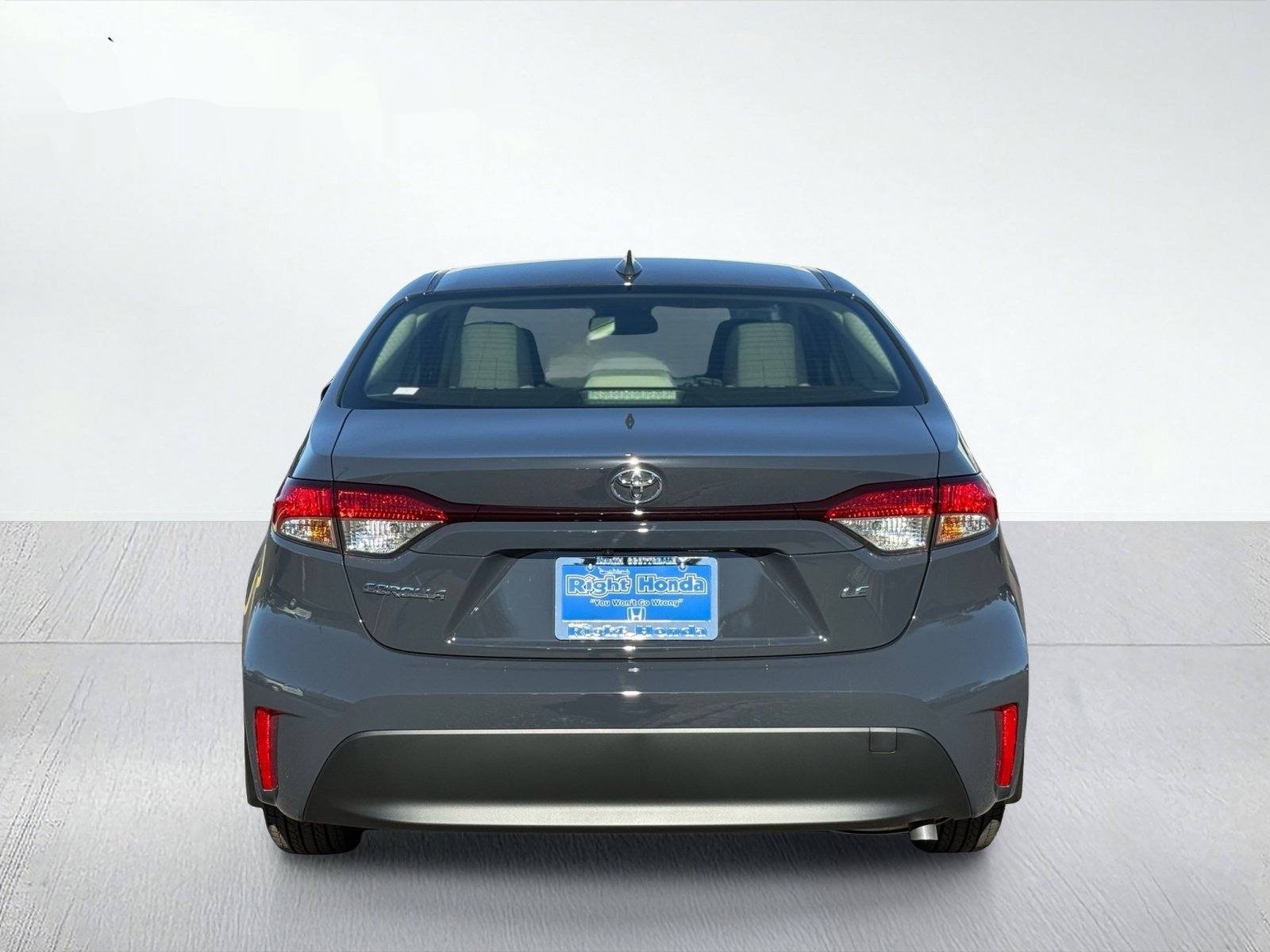 2027 Toyota Corolla LE — photo 5 thumbnail
