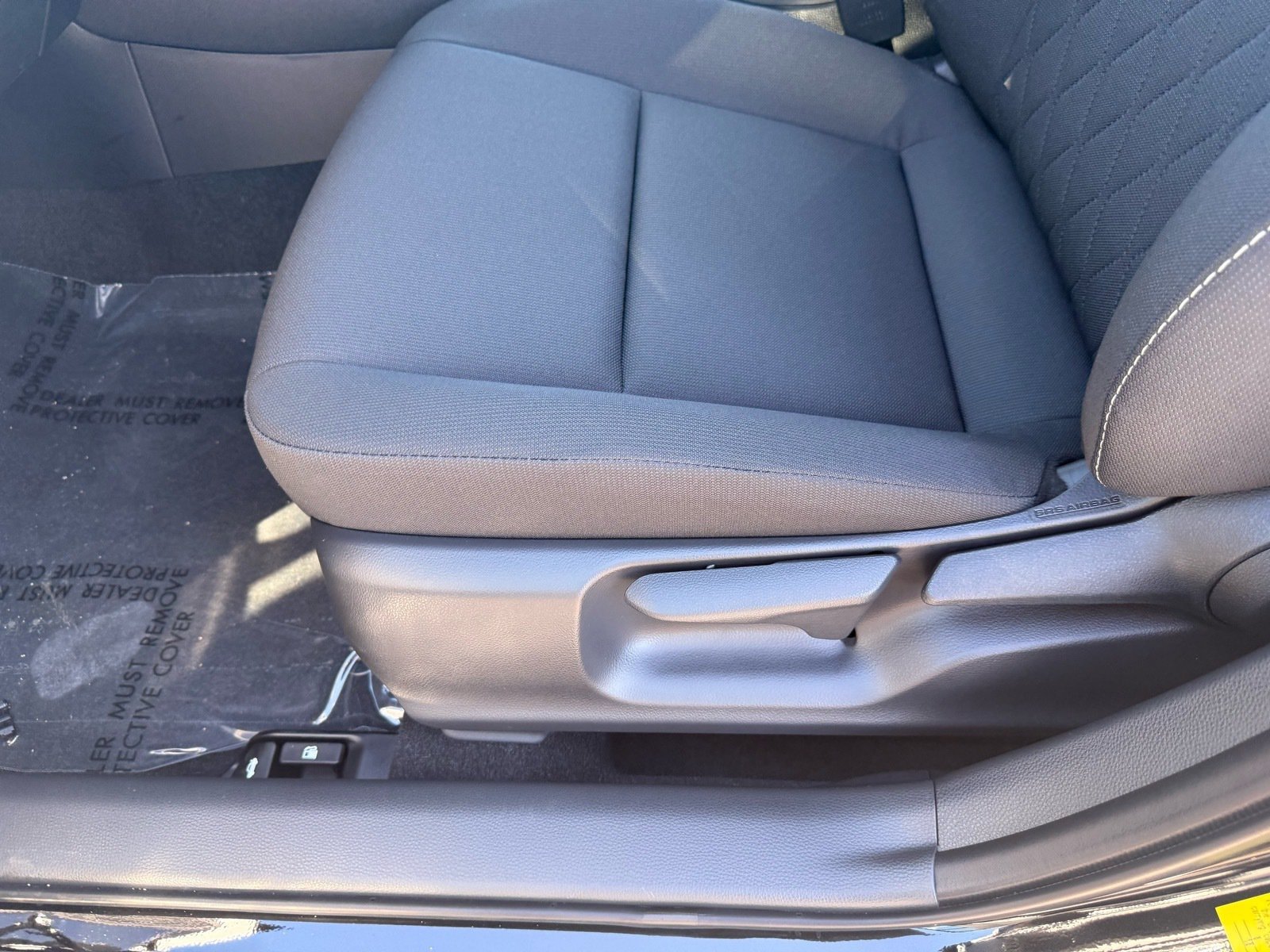 2027 Toyota Corolla LE — photo 12 thumbnail