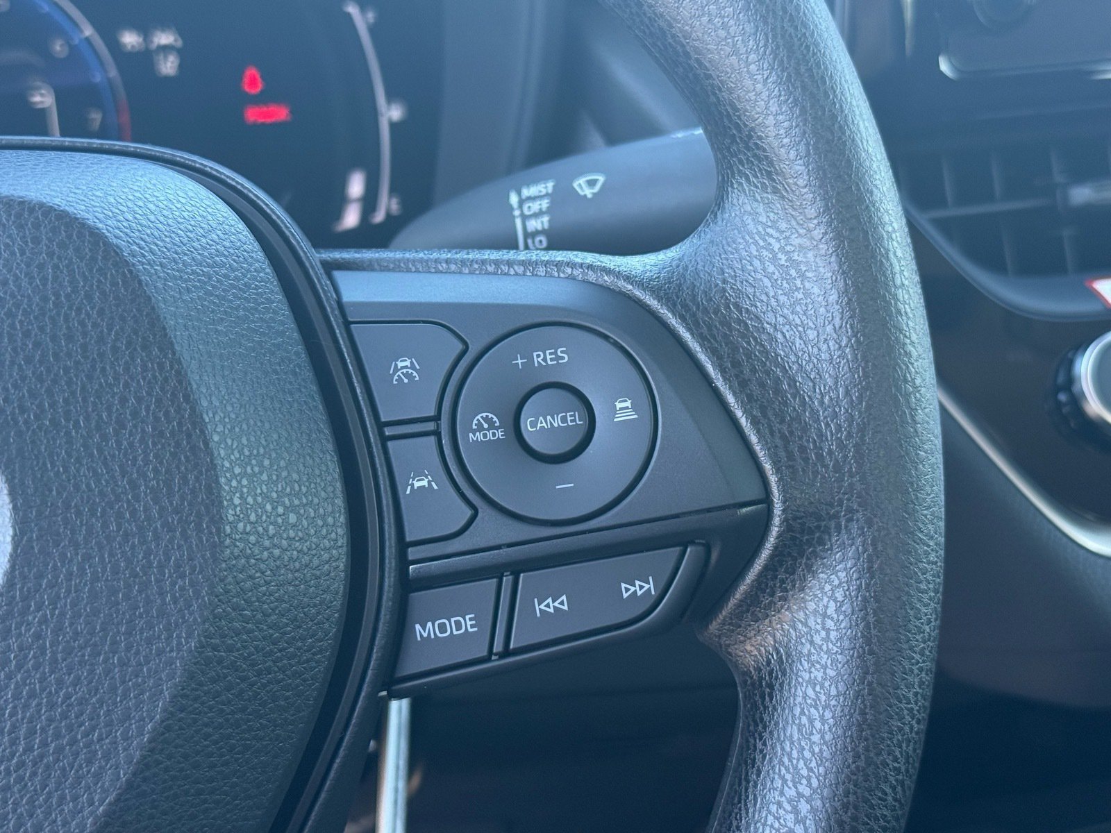 2027 Toyota Corolla LE — photo 16 thumbnail