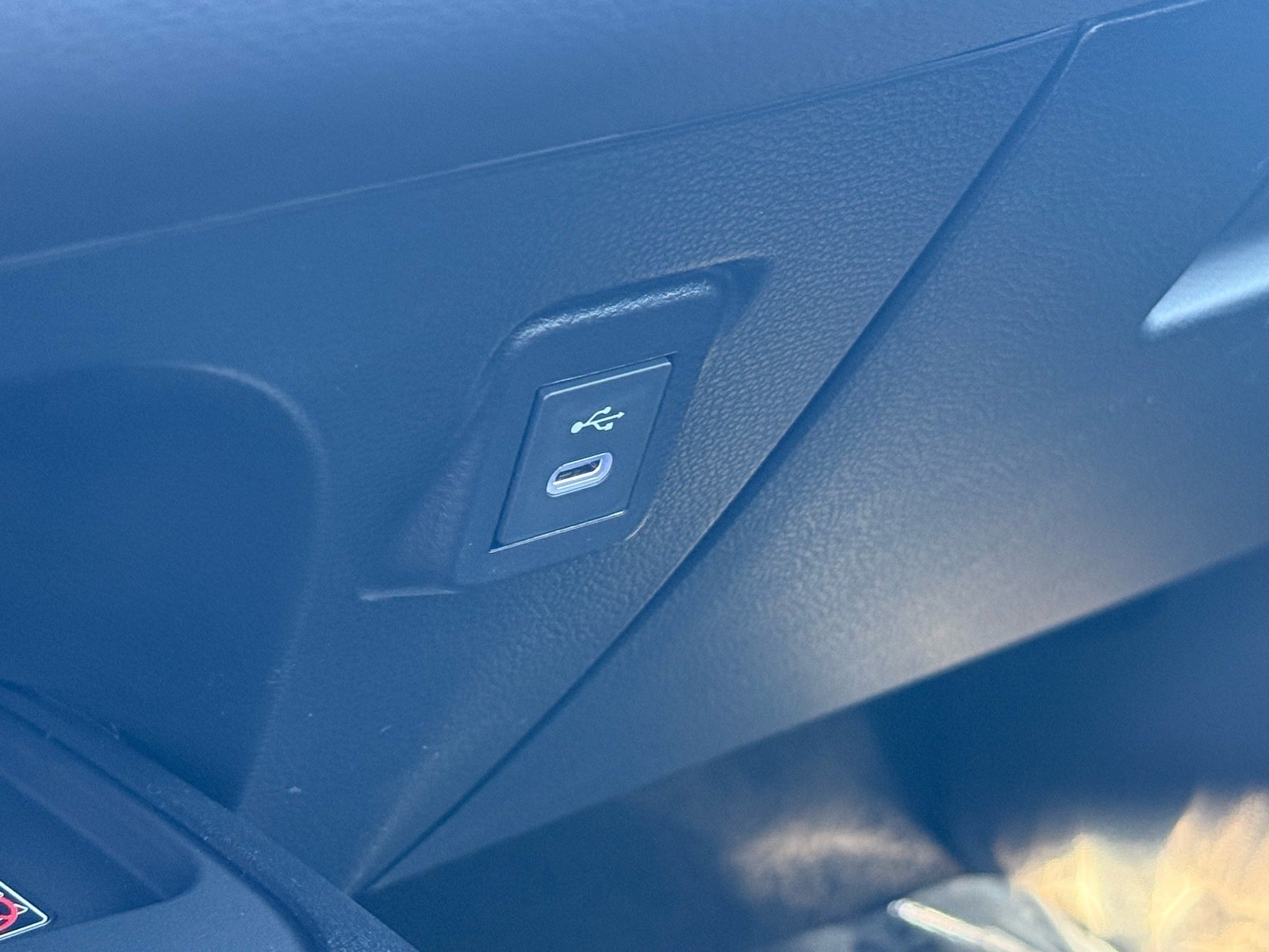 2027 Toyota Corolla LE — photo 22 thumbnail