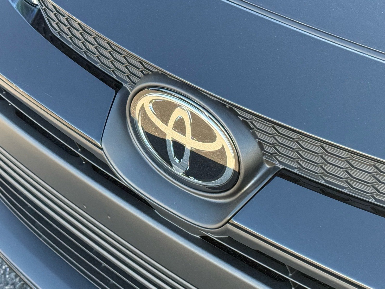 2027 Toyota Corolla LE — photo 31 thumbnail