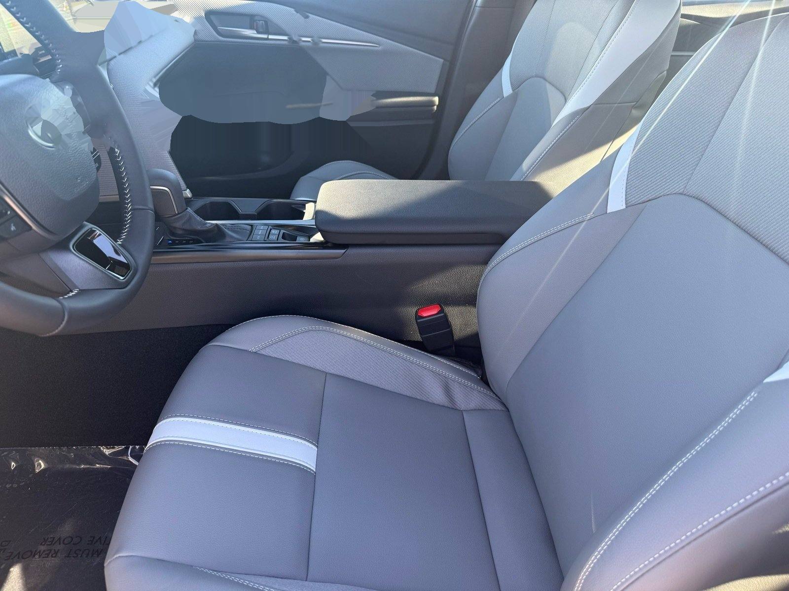2026 Toyota Camry SE — photo 11 thumbnail