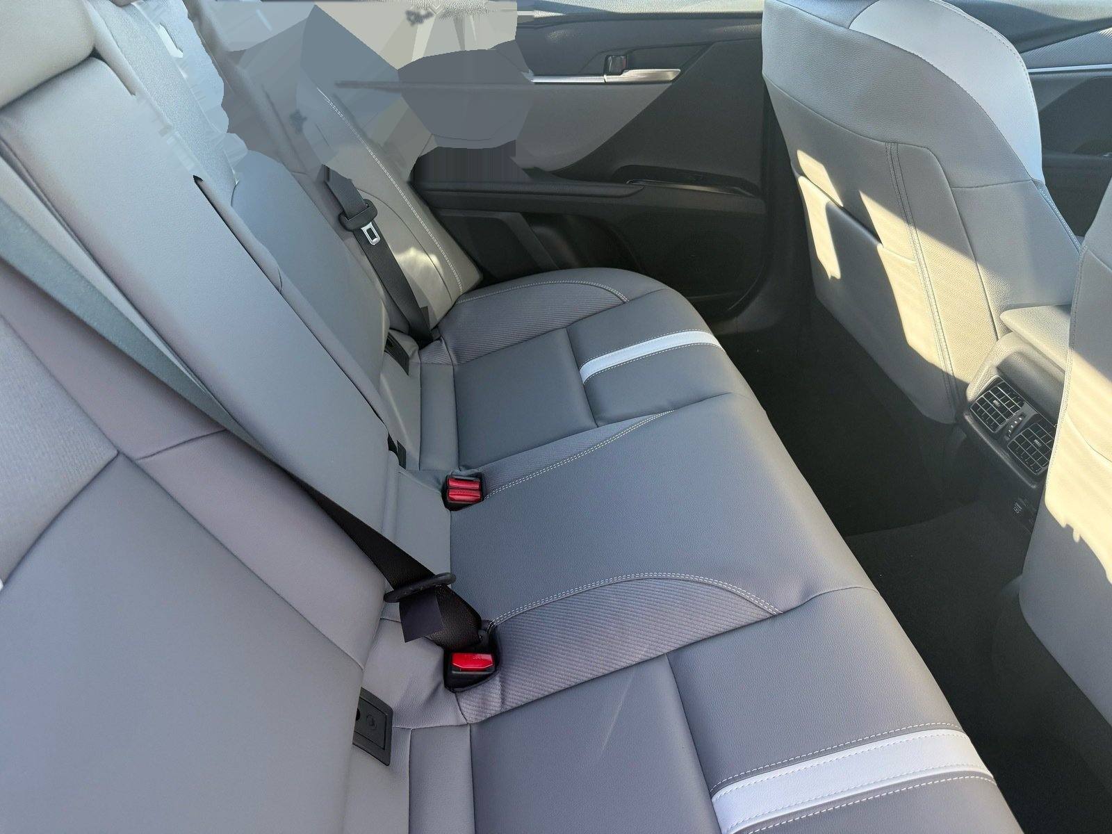 2026 Toyota Camry SE — photo 27 thumbnail