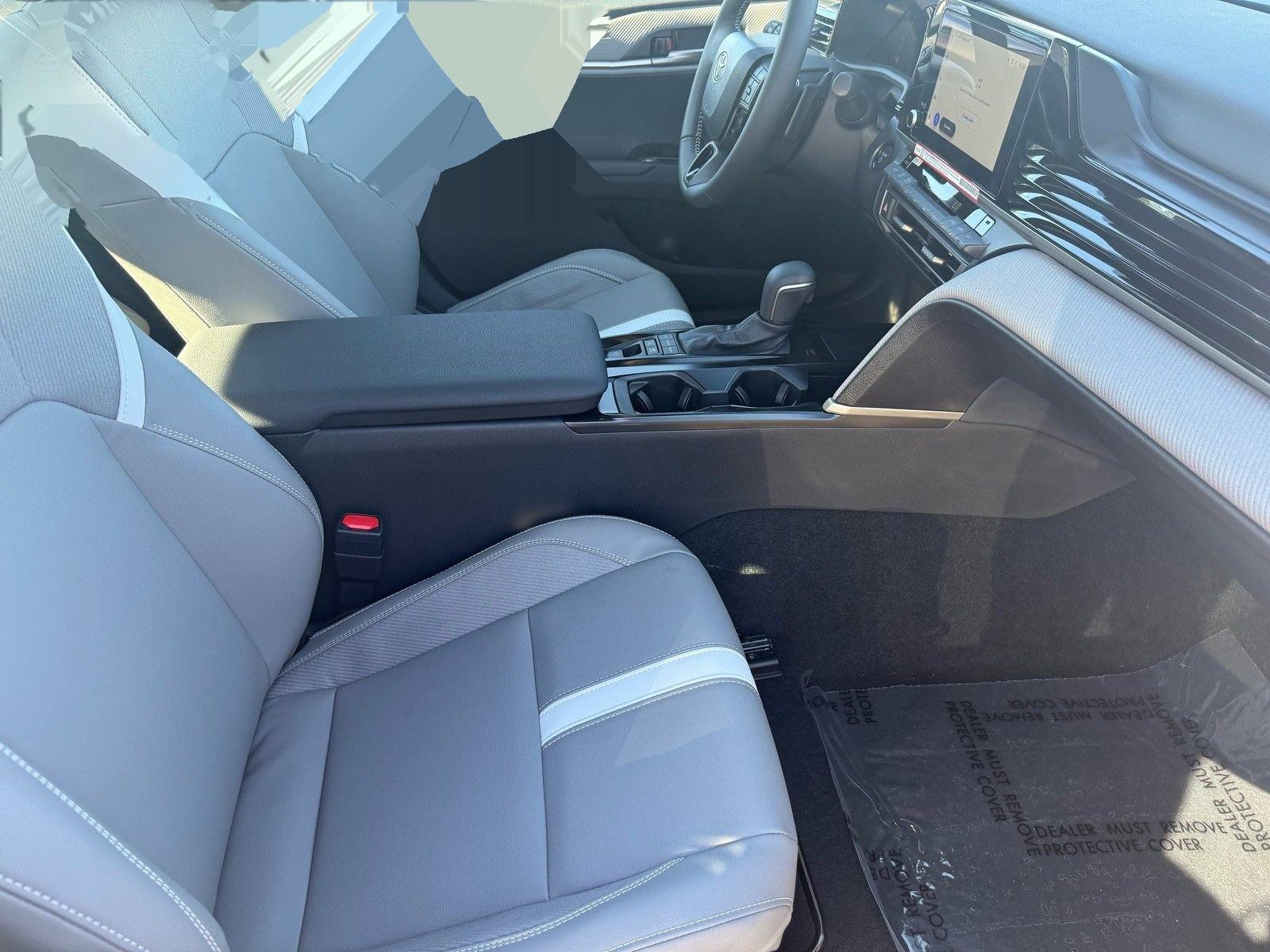 2026 Toyota Camry SE — photo 29 thumbnail