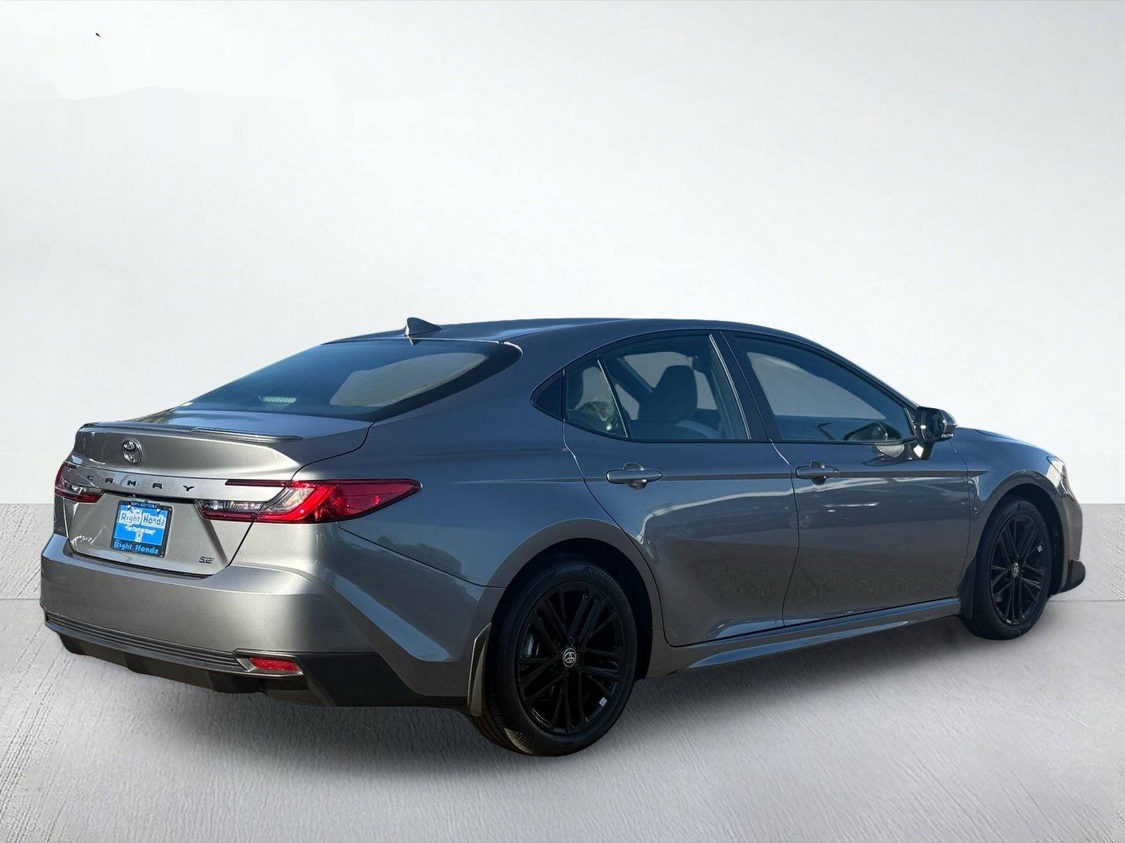 2026 Toyota Camry SE — photo 6 thumbnail