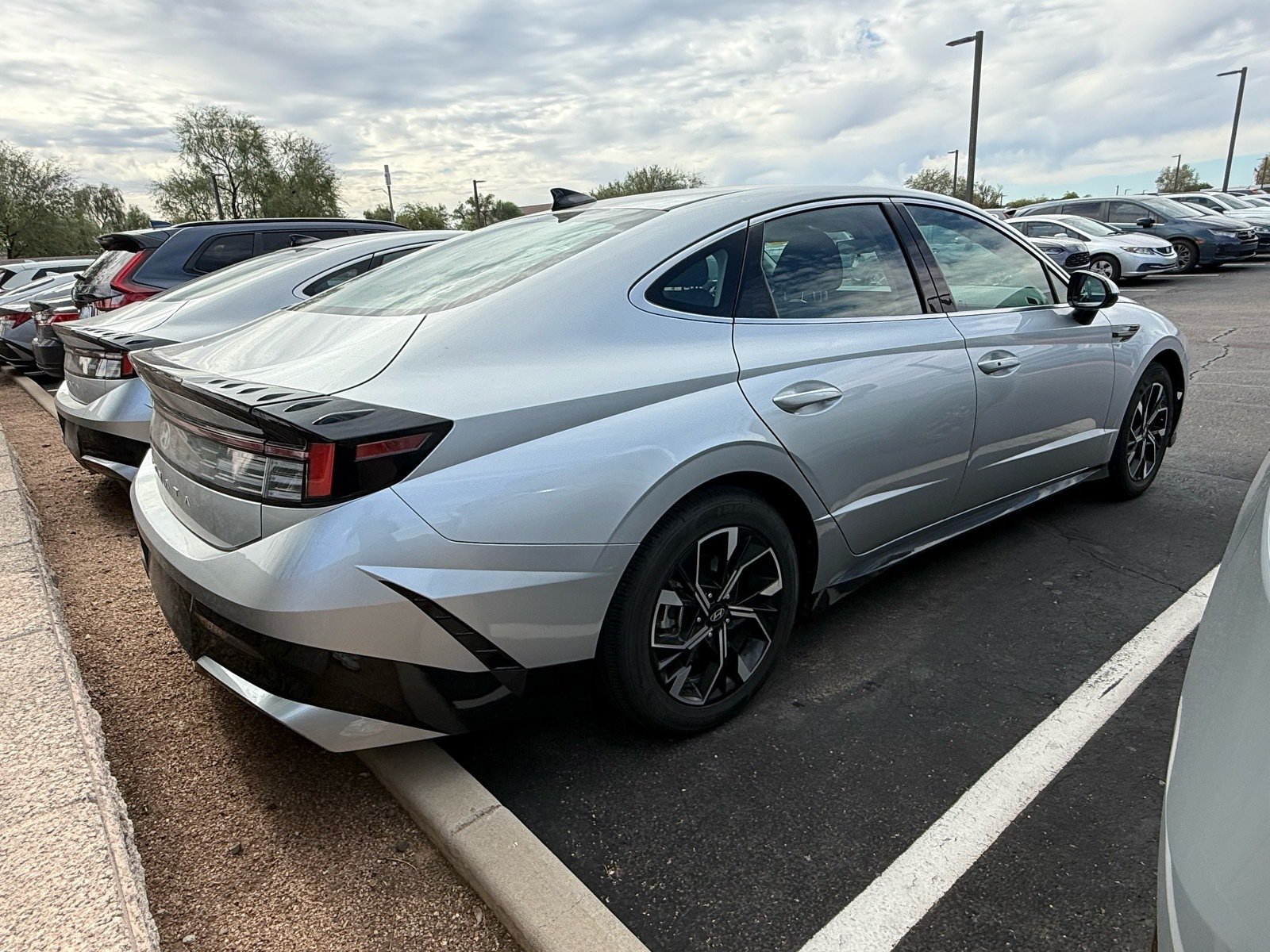 2025 Hyundai Sonata SEL — photo 3 thumbnail