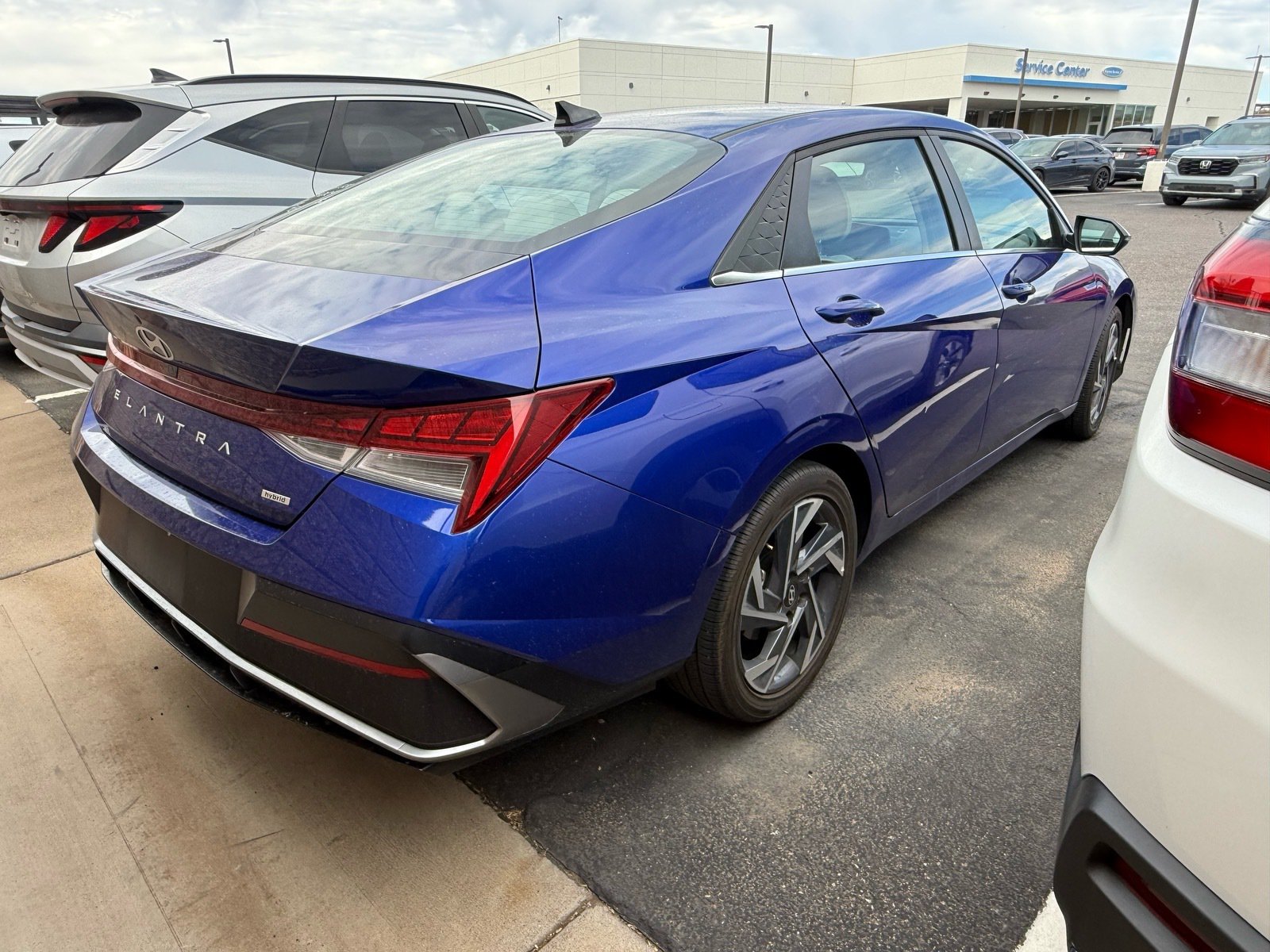 2025 Hyundai Elantra Hybrid Limited — photo 3 thumbnail
