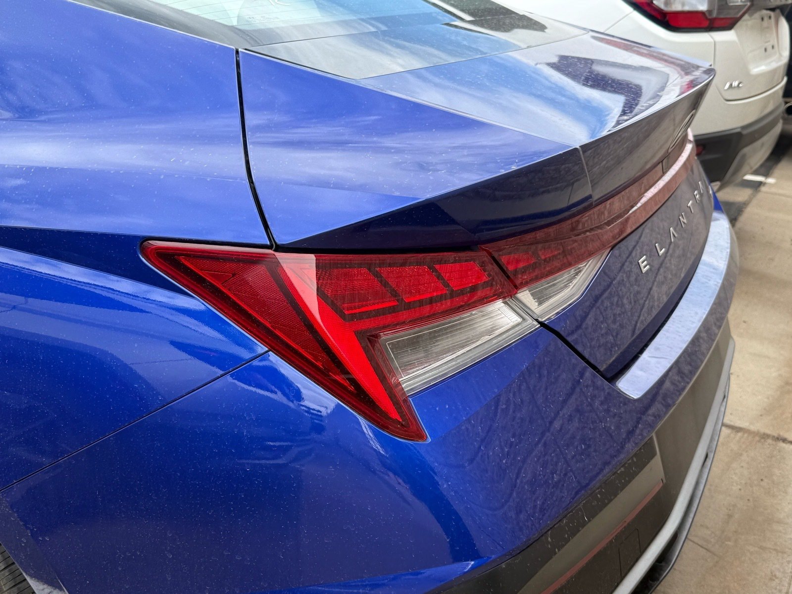 2025 Hyundai Elantra Hybrid Limited — photo 7 thumbnail