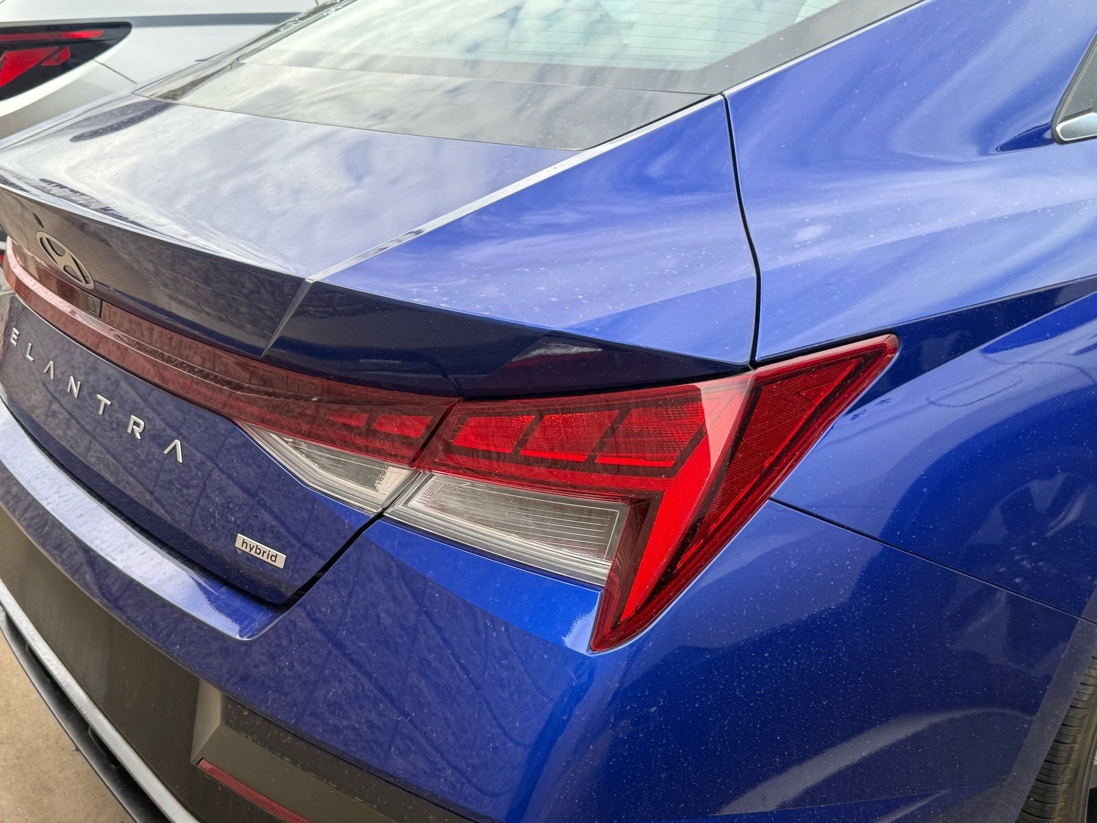 2025 Hyundai Elantra Hybrid Limited — photo 8 thumbnail