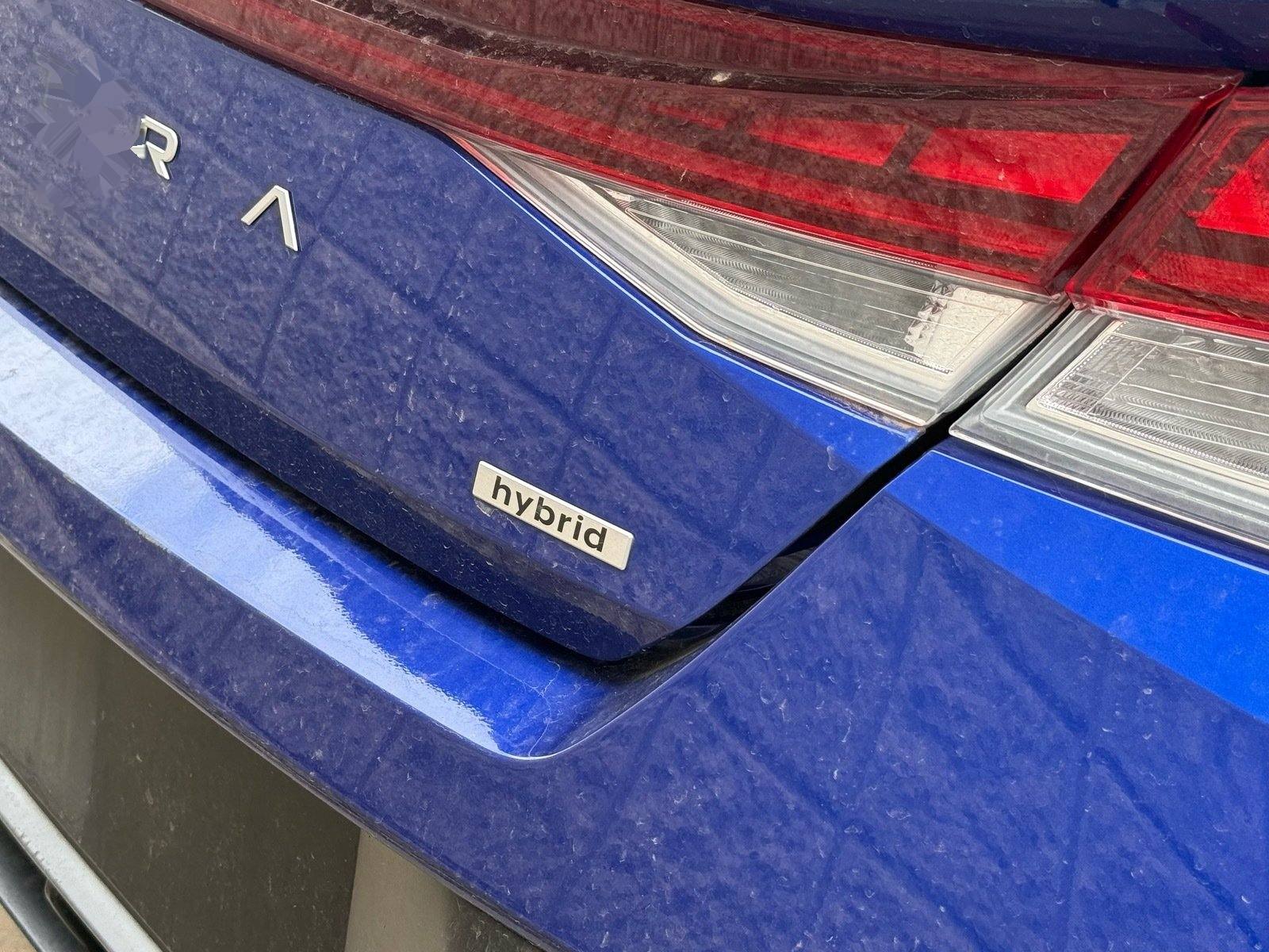 2025 Hyundai Elantra Hybrid Limited — photo 9 thumbnail