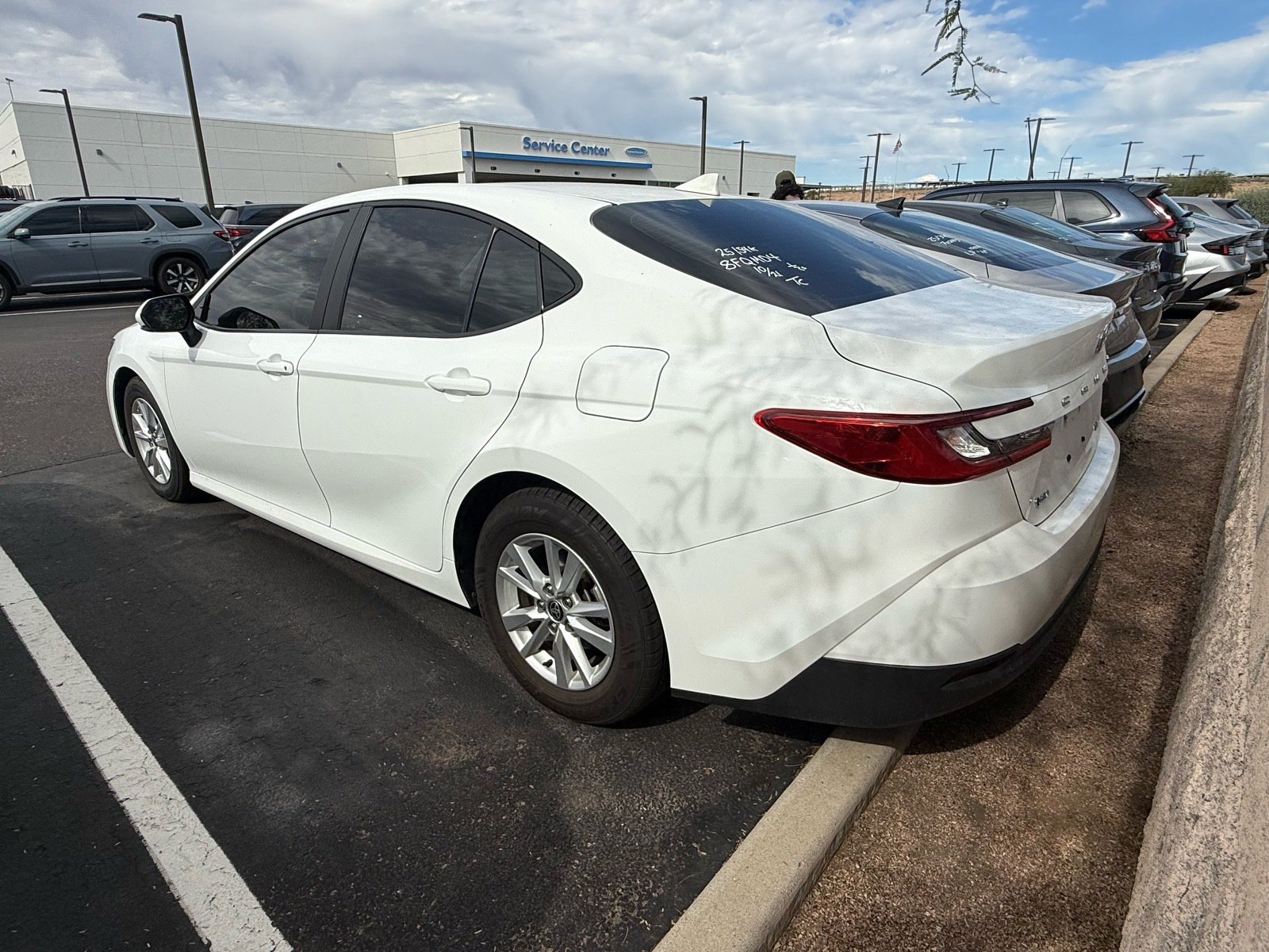 2025 Toyota Camry LE — photo 2 thumbnail
