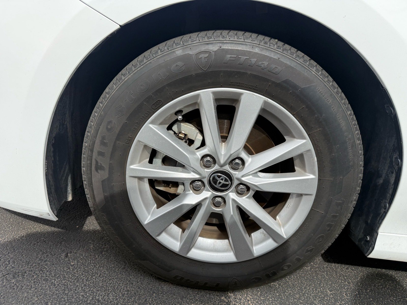 2025 Toyota Camry LE — photo 5 thumbnail