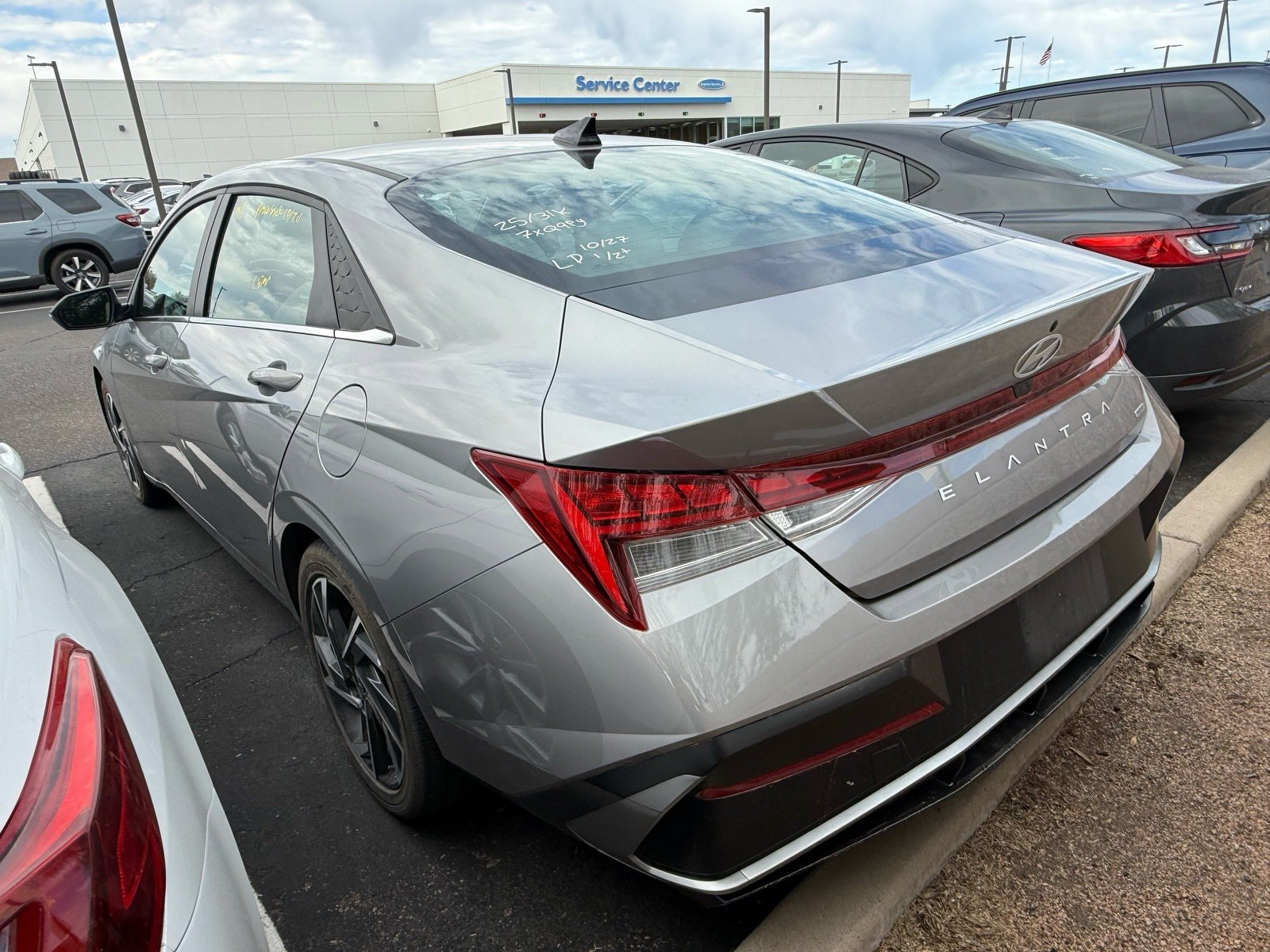 2025 Hyundai Elantra Hybrid Limited — photo 2 thumbnail