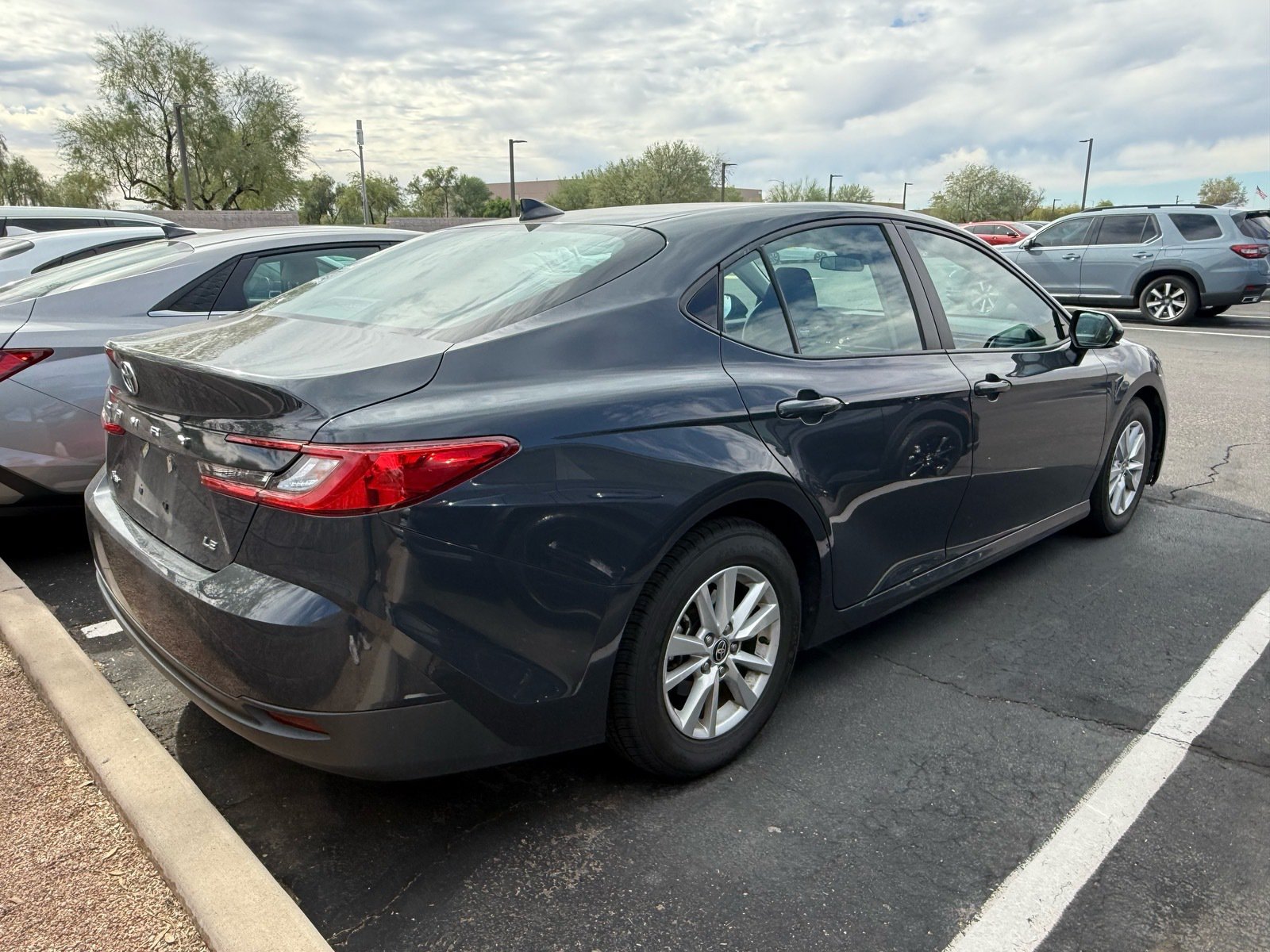 2025 Toyota Camry LE — photo 3 thumbnail