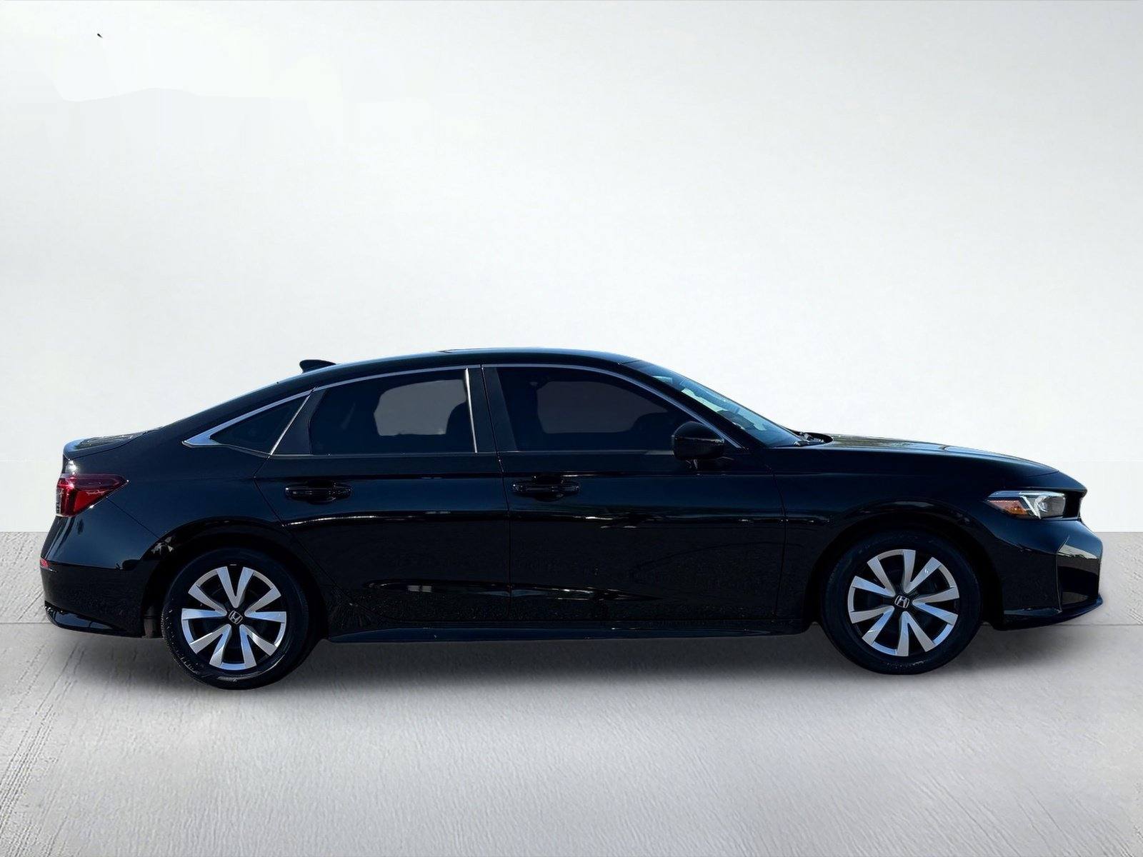 2025 Honda Civic LX — photo 7 thumbnail