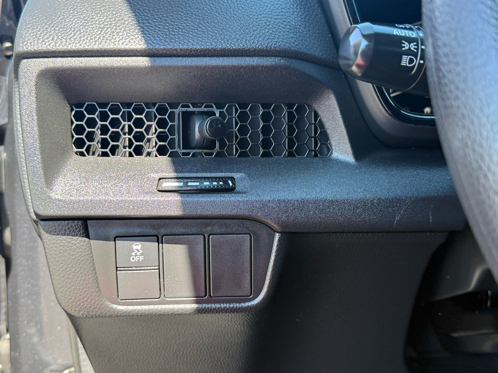 2025 Honda CR-V LX — photo 13 thumbnail