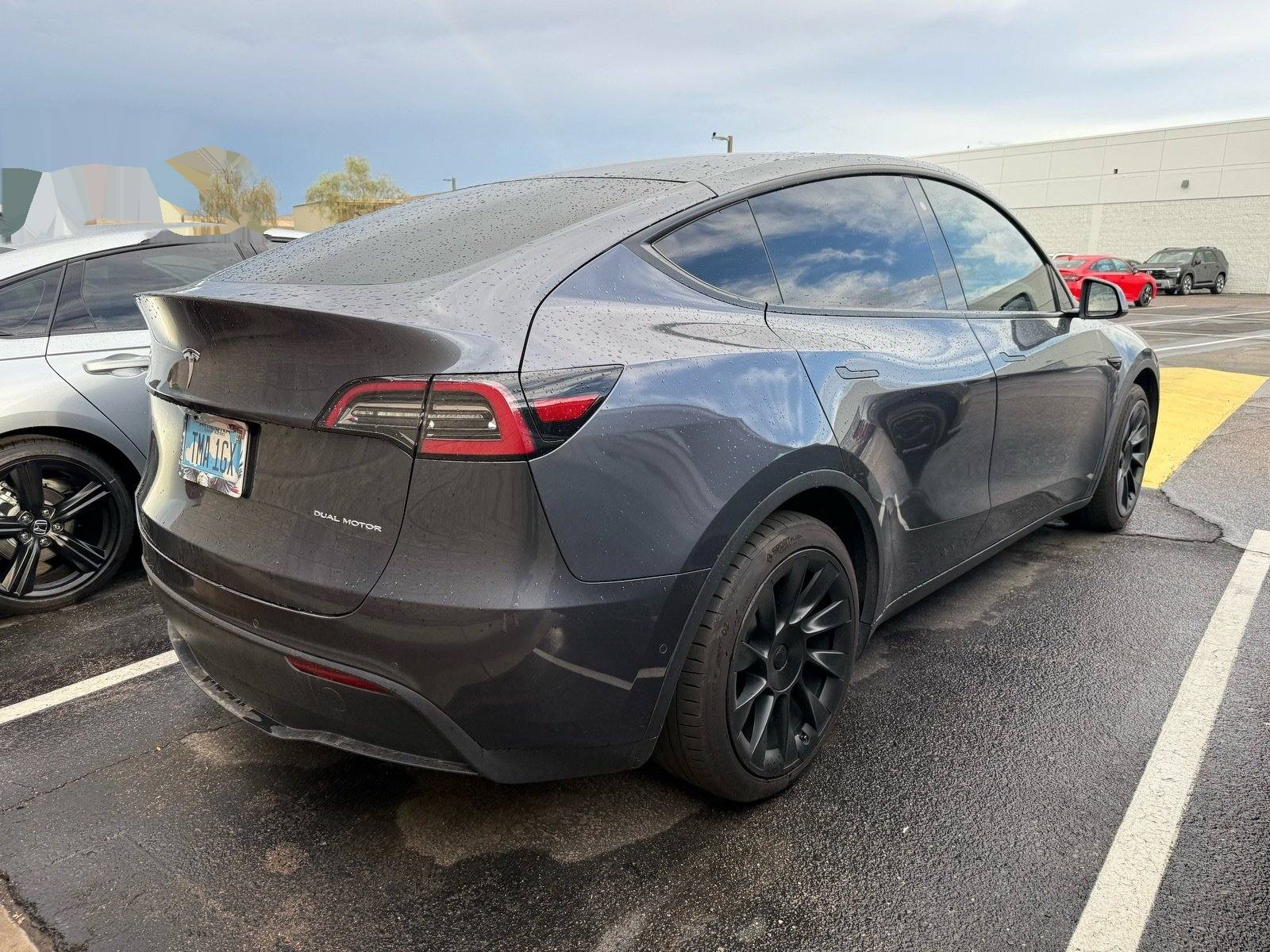 2020 Tesla Model Y Long Range — photo 3 thumbnail