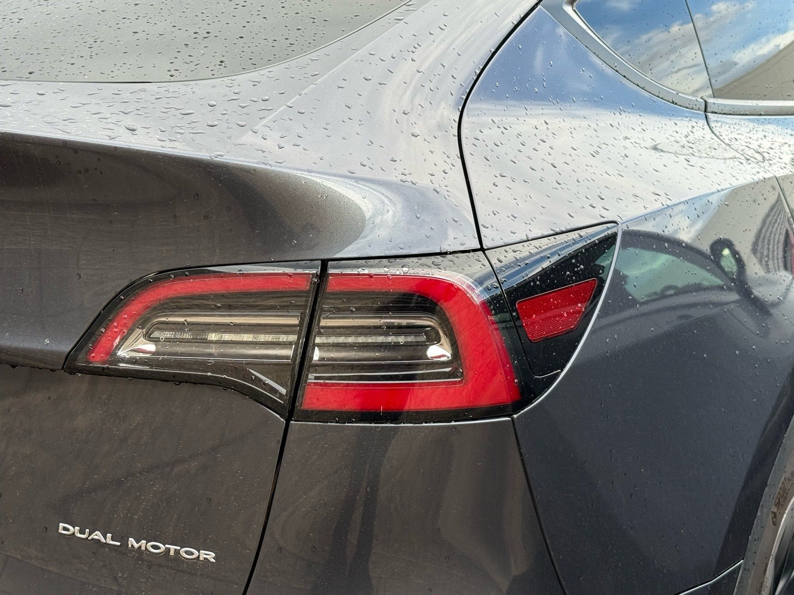 2020 Tesla Model Y Long Range — photo 9 thumbnail