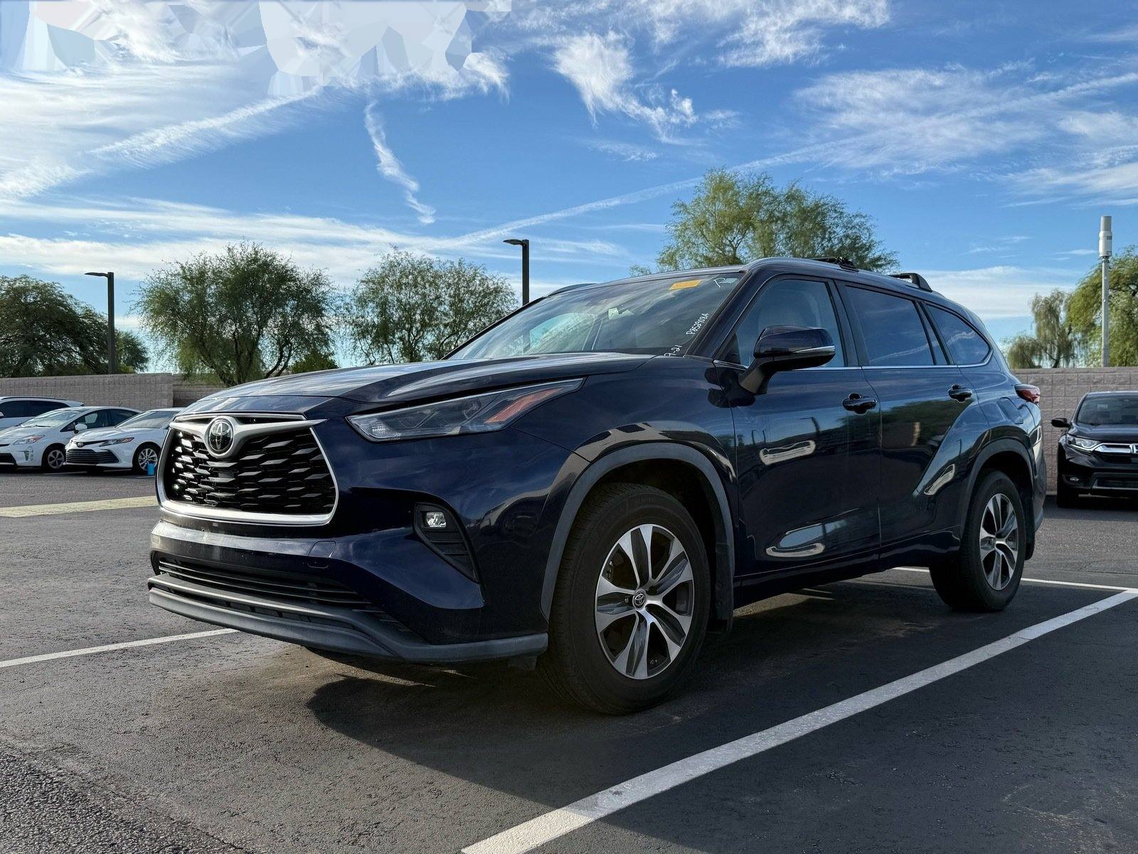 2023 Toyota Highlander XLE — photo 1