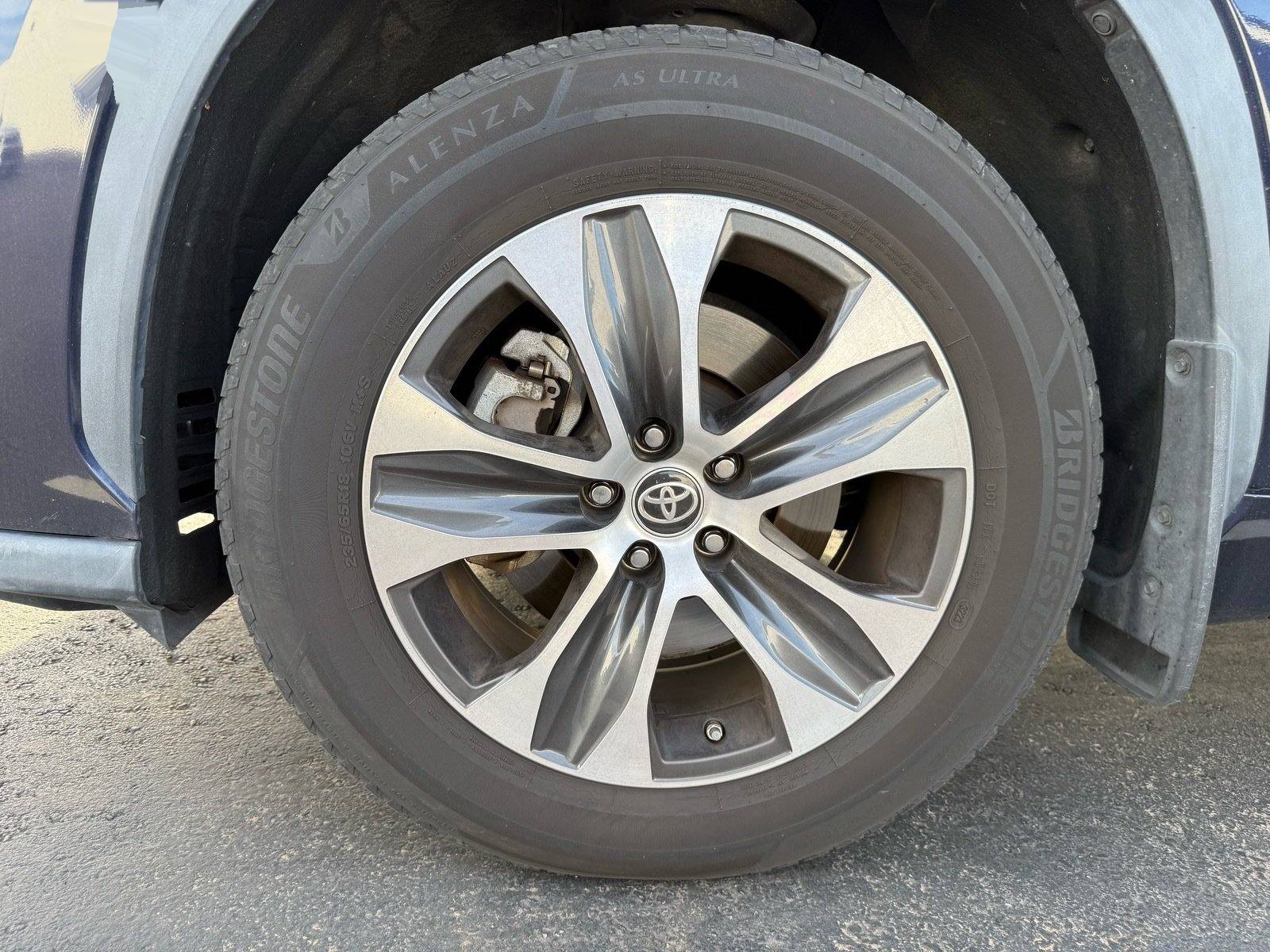 2023 Toyota Highlander XLE — photo 5 thumbnail